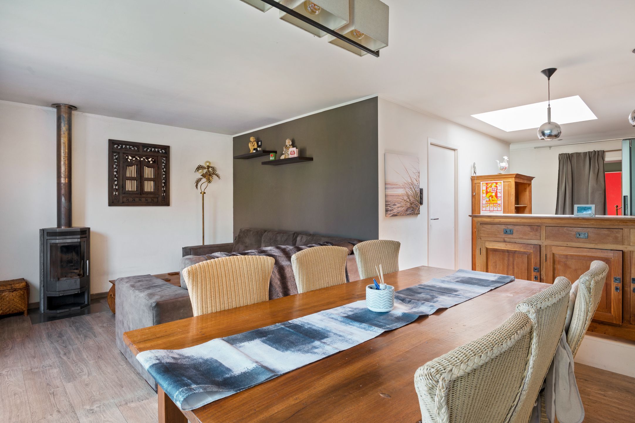 Instapklare woning met leuke tuin en grote garage nabij centrum Kapellen! foto 3