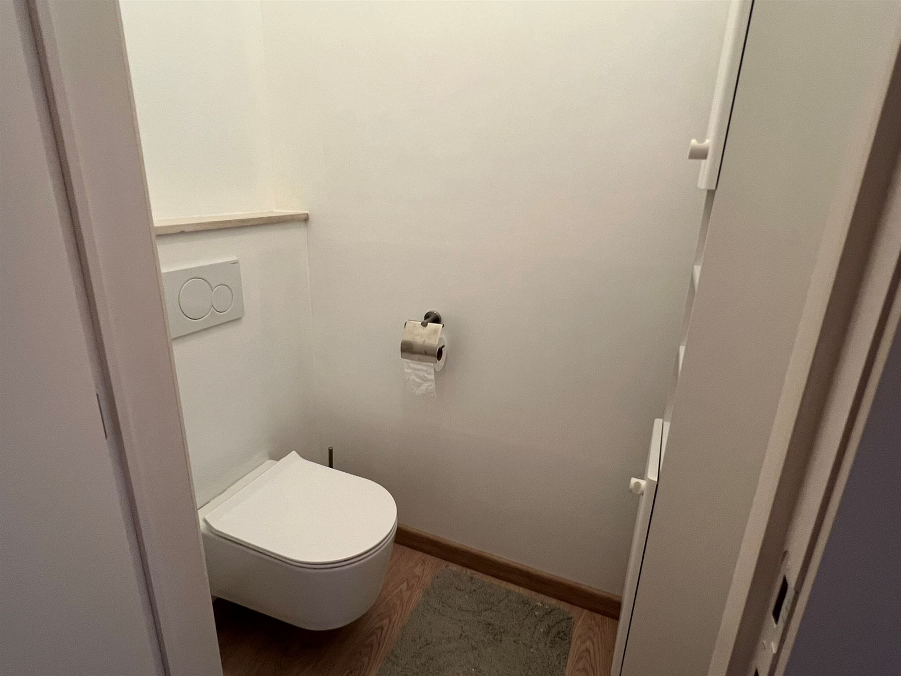 Gerenoveerd ruim stadsappartement foto 9