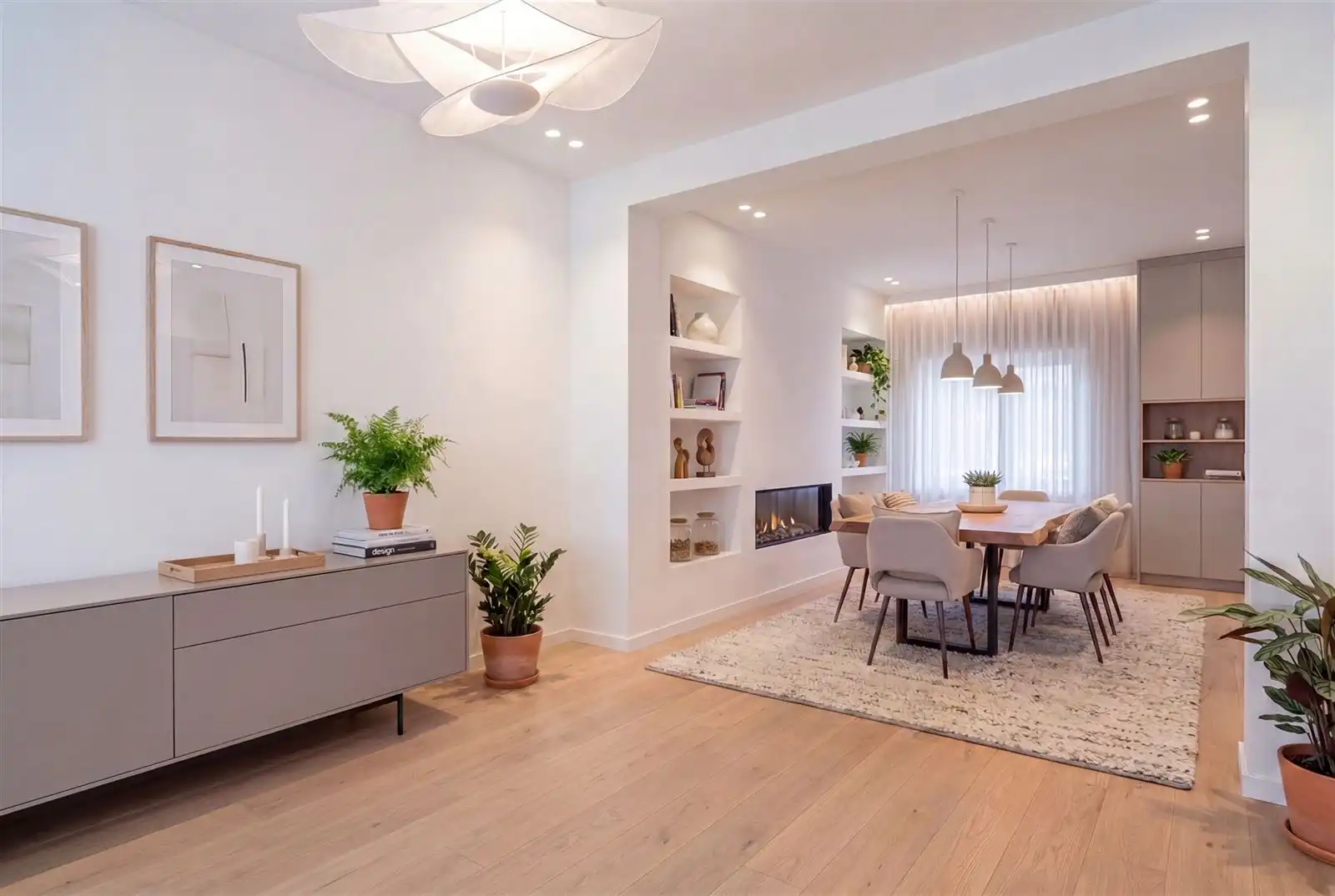 Te renoveren woning met 4 slpk, tuin en garage in Deinze. foto 6