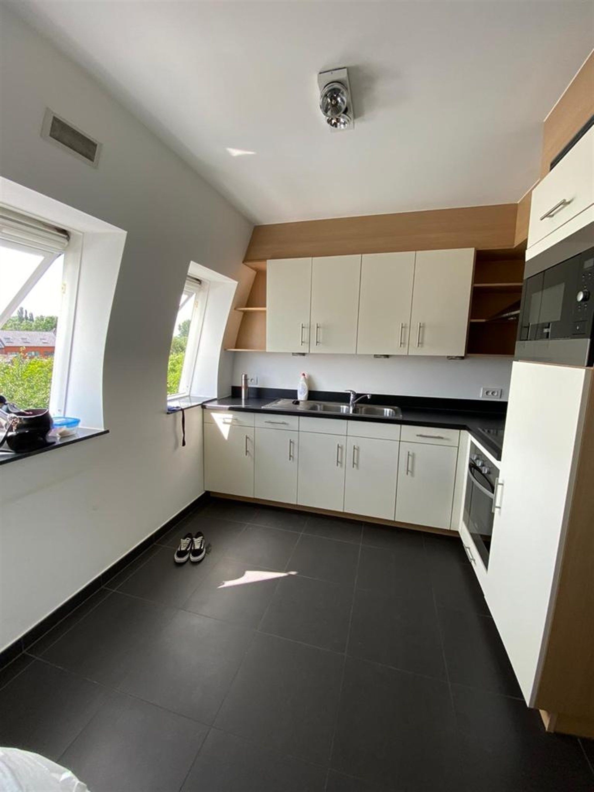 Gunstig gelegen duplex appartement met carport. foto 4