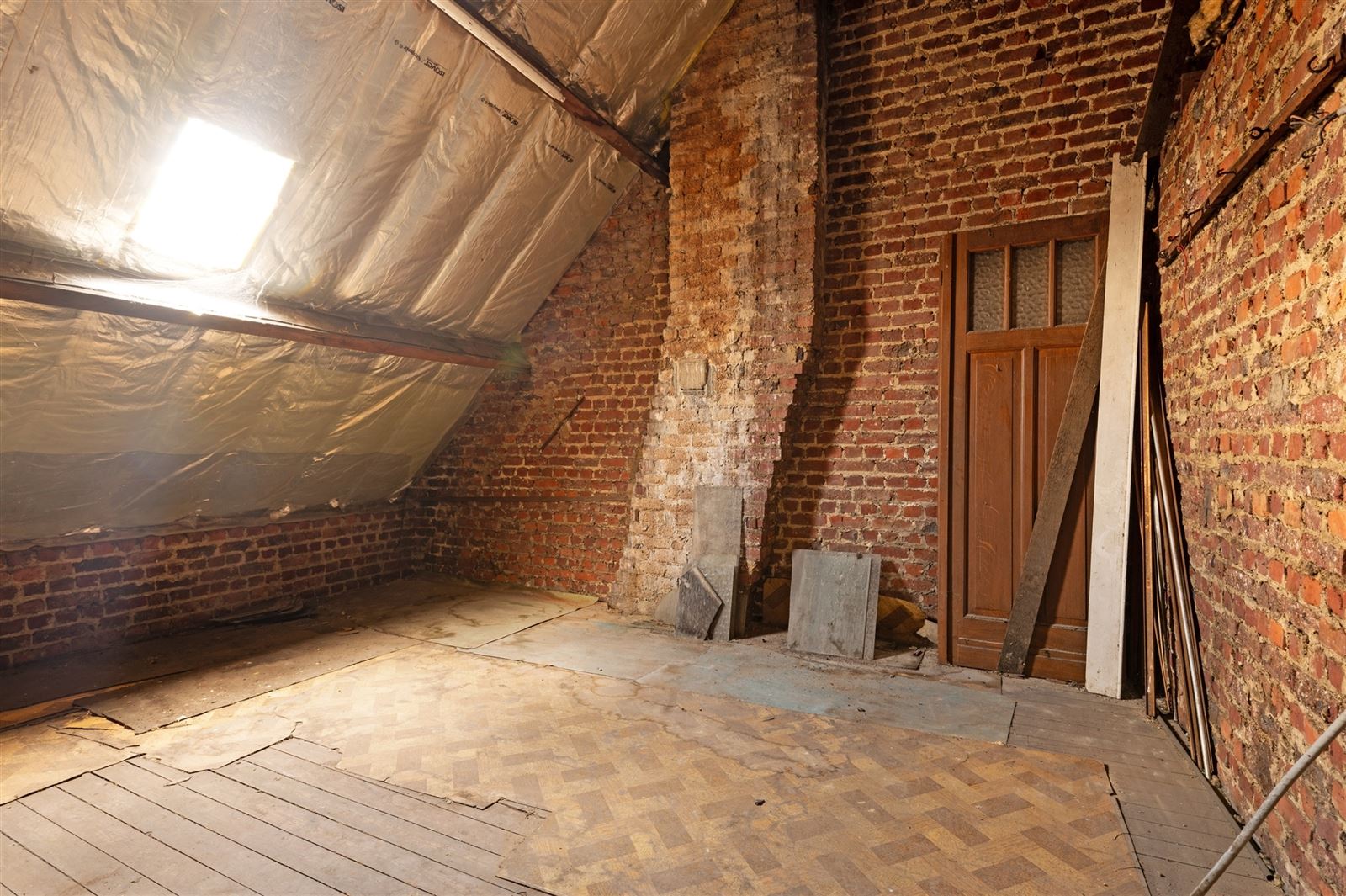 karaktervolle woning met handelsruimte in hartje Zottegem! foto 15