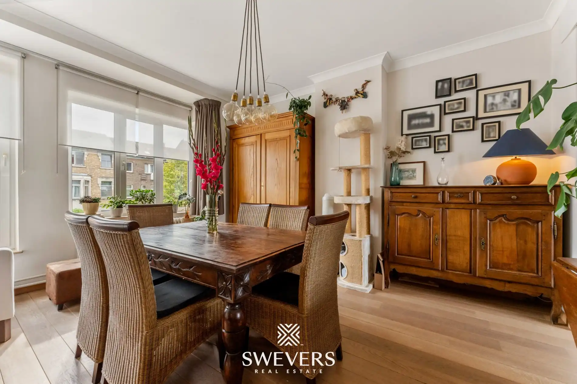 Stijlvol herenhuis met kantoorruimte en 3 slaapkamers in hartje Hasselt foto 17