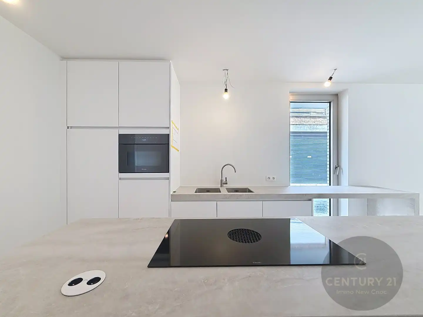 LUXUEUS tot in de detail afgewerkte nieuwbouw woning! foto 4