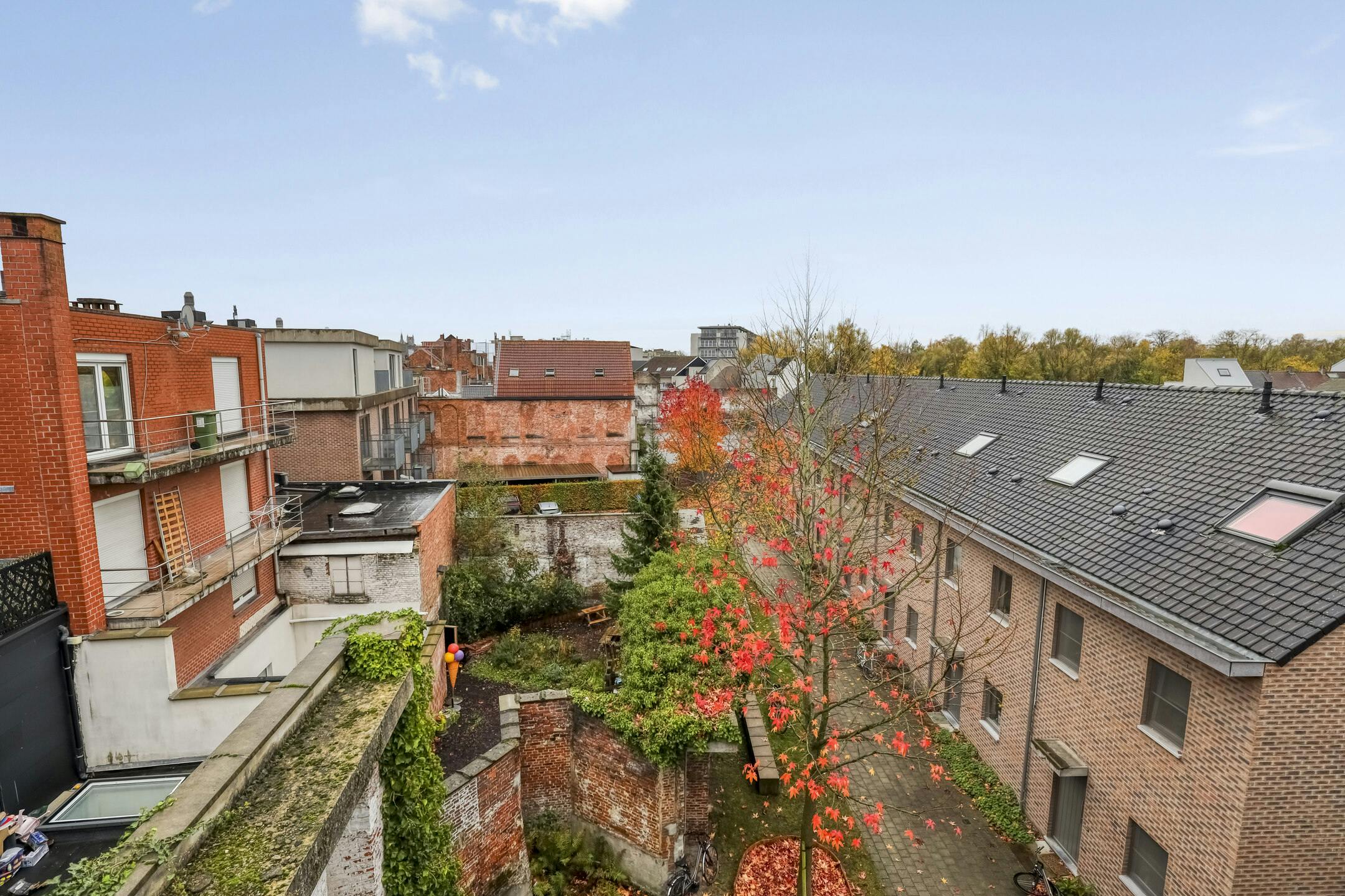 Ruim 3 slaapkamer appartement met terras te koop in Gent  foto 7