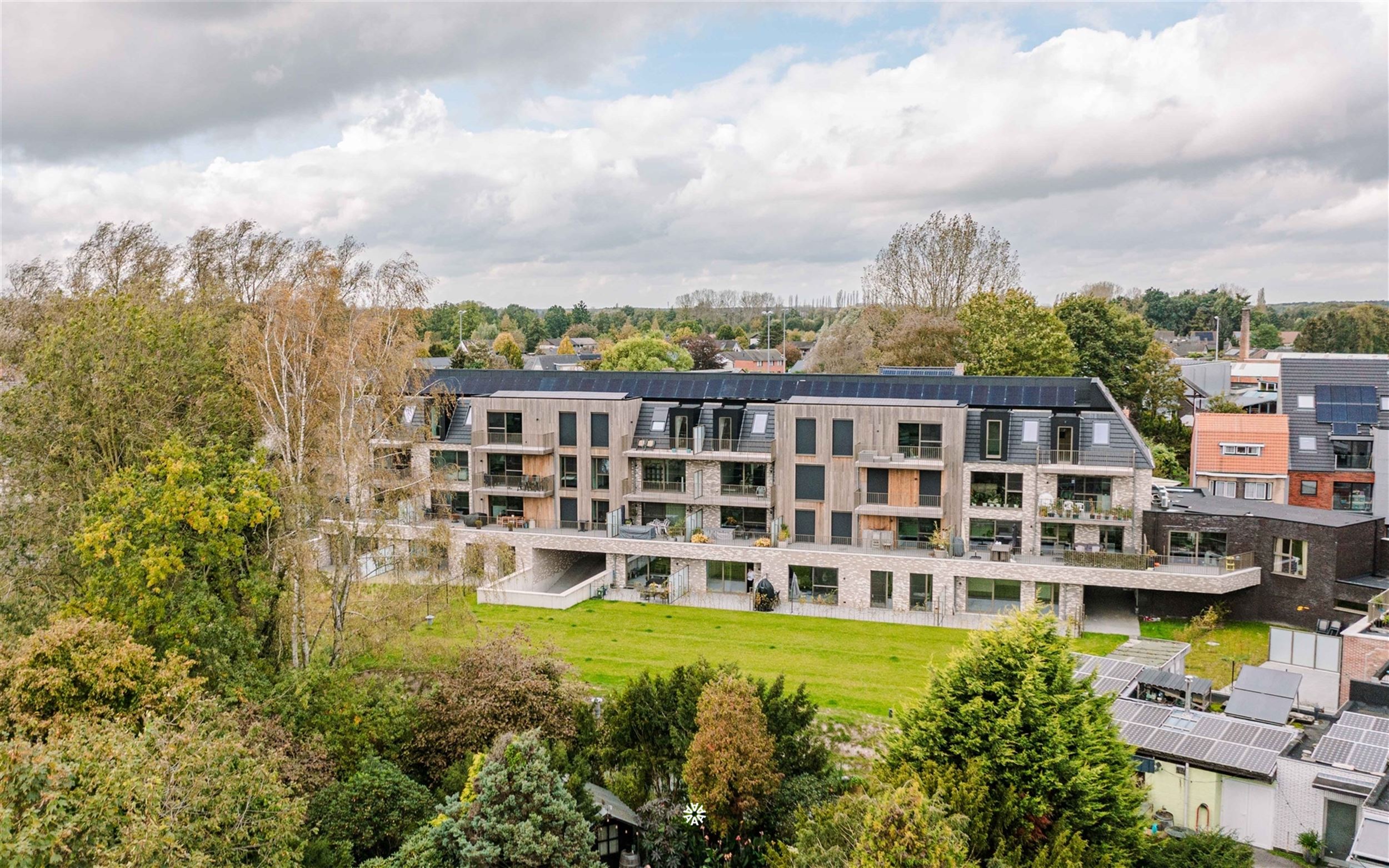 Prachtig gelijkvloers nieuwbouwappartement met riant terras foto {{pictureIndex}}