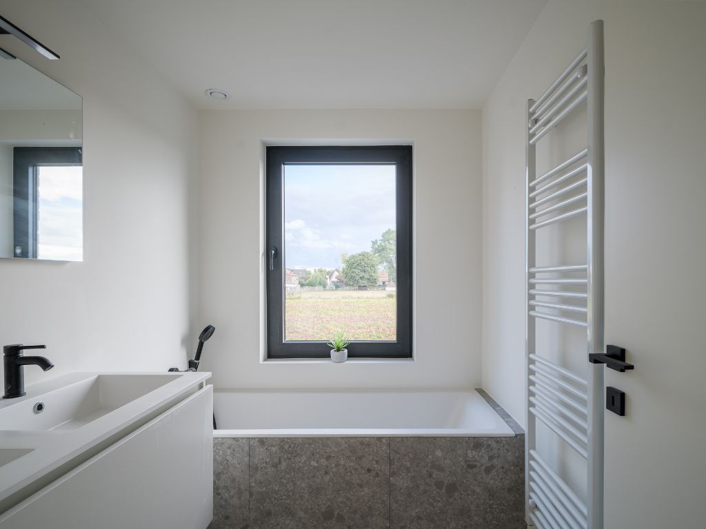 Hoogwaardig gerenoveerde gezinswoning met 4 slaapkamers en landelijke zichten – nabij station Hansbeke foto 15