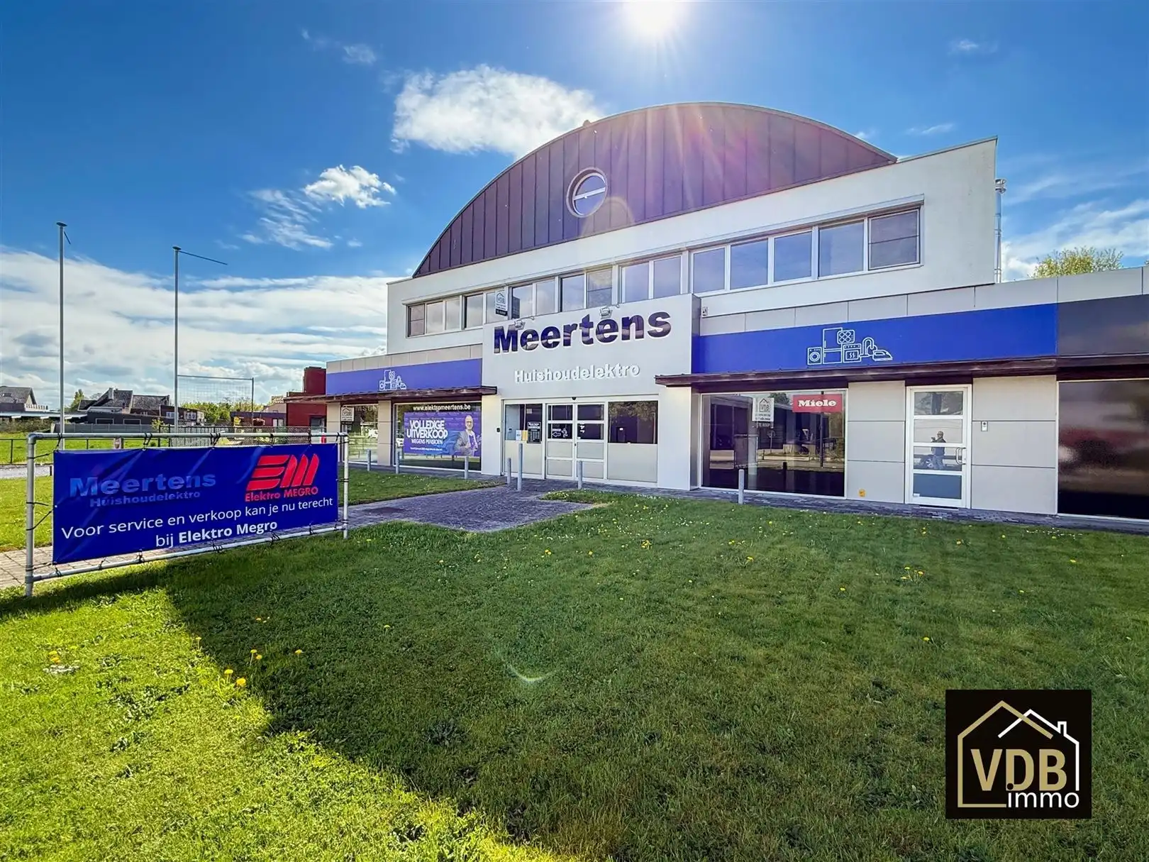 COMMERCIEEL PAND MET PENTHOUSE OP TOP LOCATIE foto 5