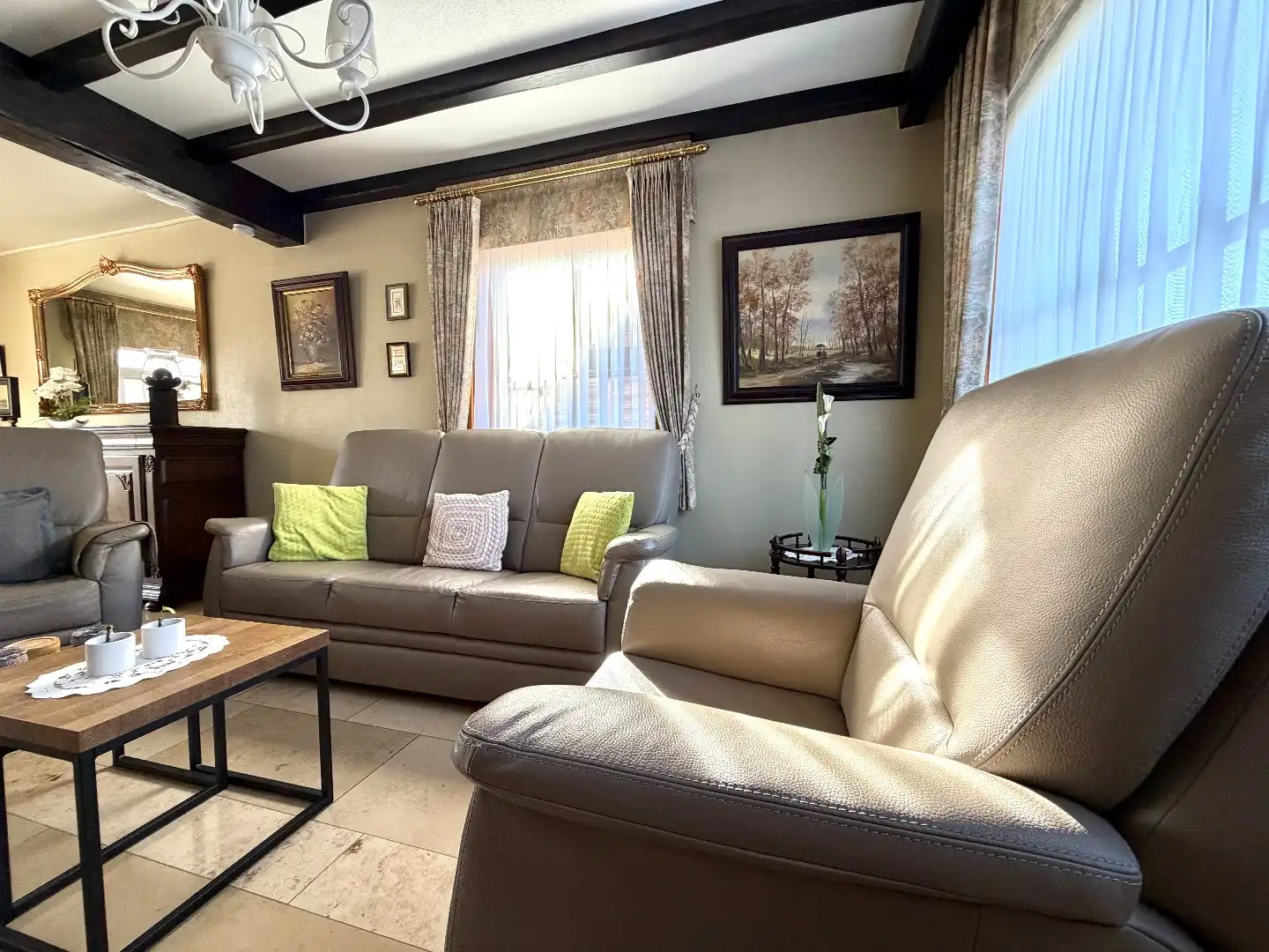 Te koop – Instapklare halfopen bebouwing in Harelbeke foto 3