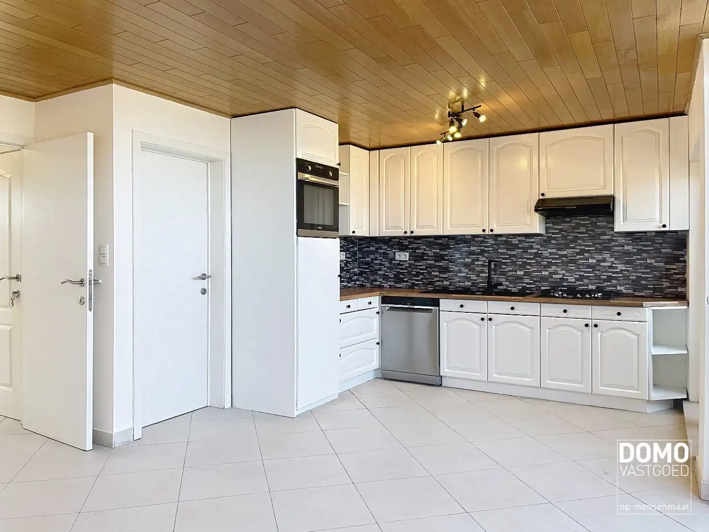 INSTAPKLAAR  DUPLEXAPPARTEMENT MET 2 SLAAPKAMERS OP GOEDE LOCATIE IN KURINGEN foto 4