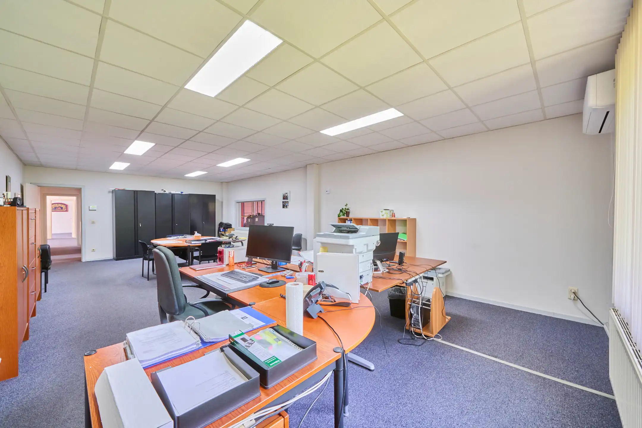 TE HUUR- HAL & KANTOOR in topconditie foto 22
