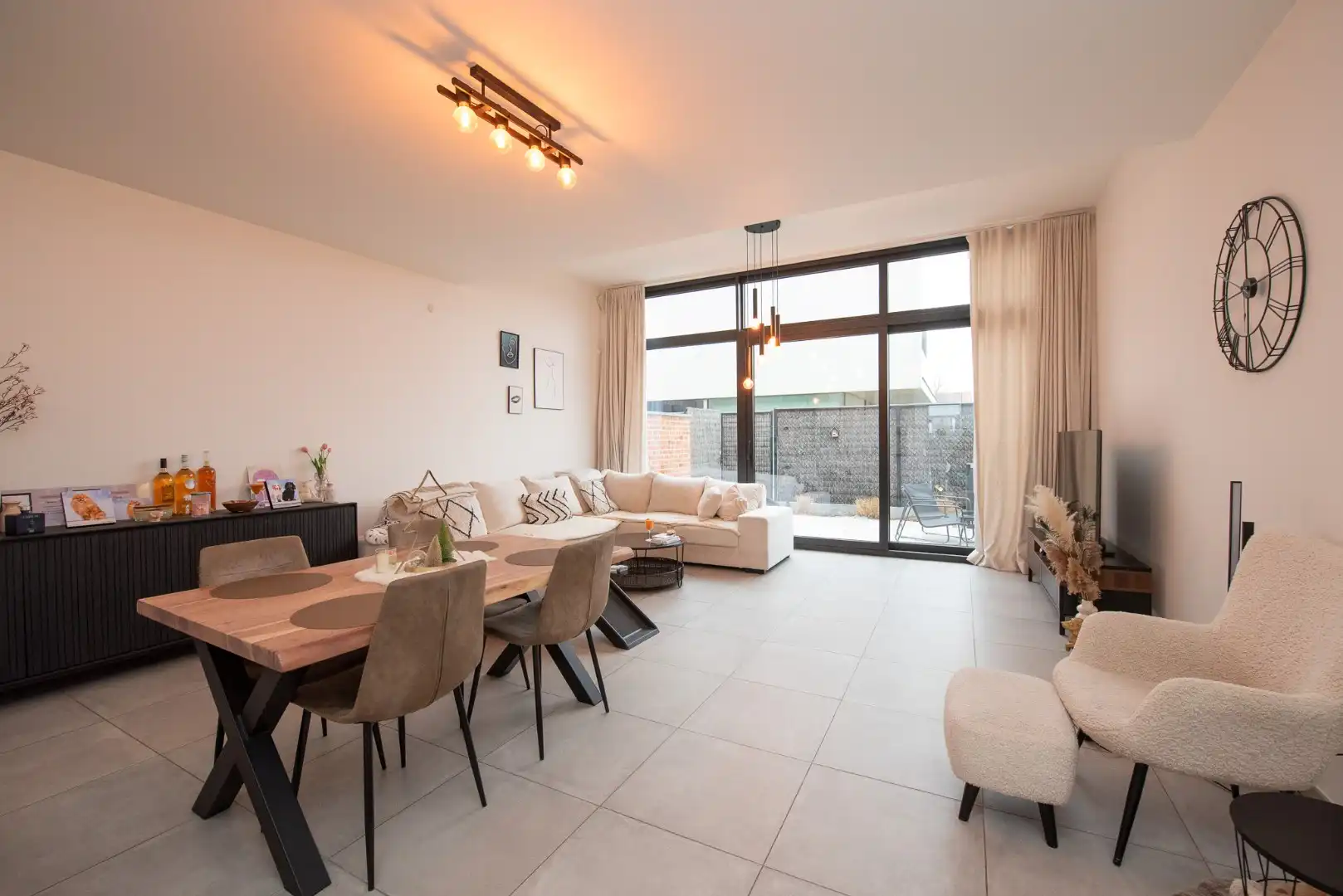 Recente energiezuinige woning te huur op een rustige ligging! foto 3