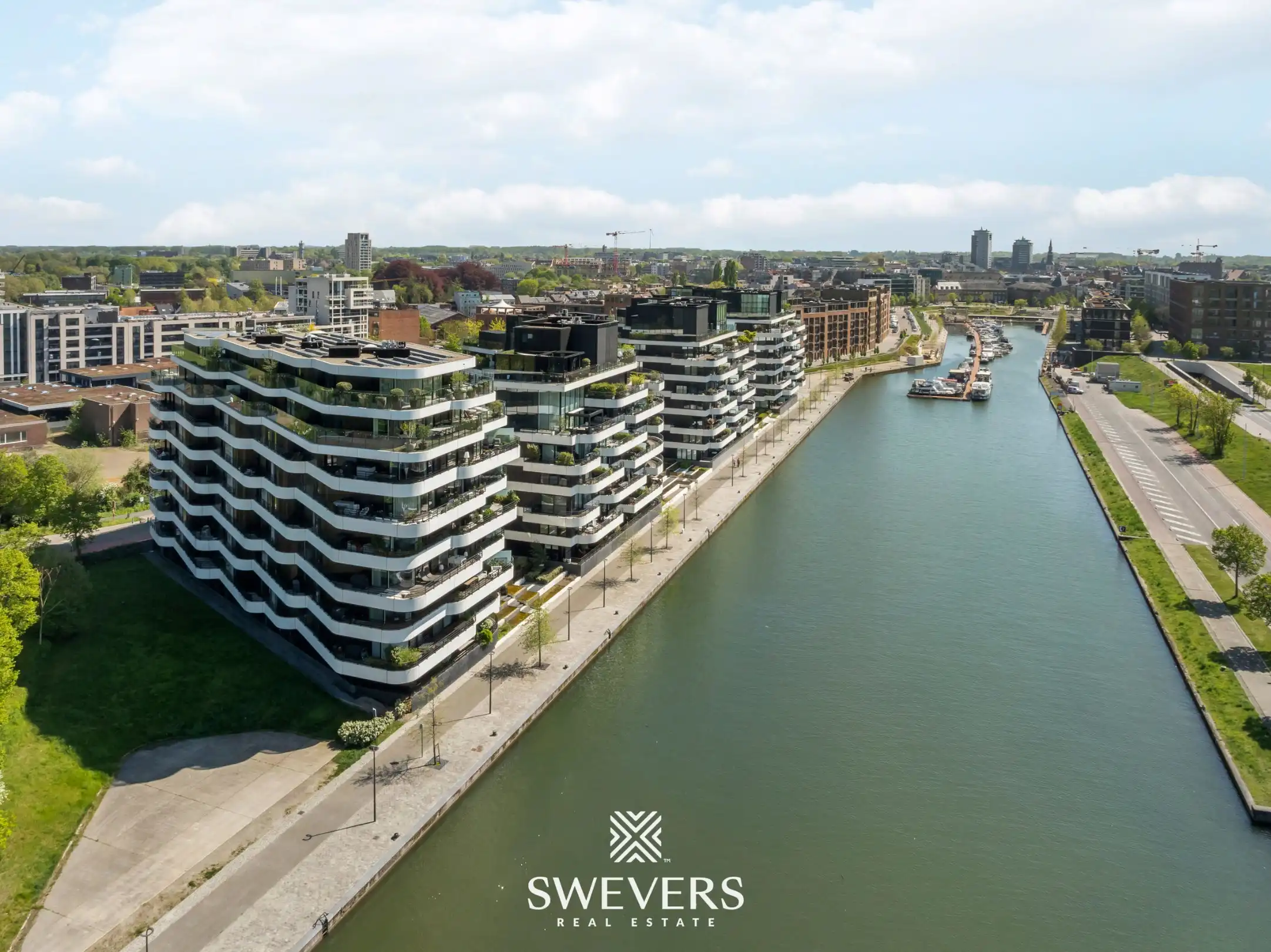 Luxueus appartement met zicht op het kanaal en ruim terras op zuidzicht in Hasselt foto 27