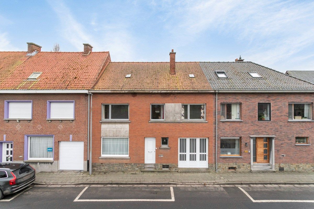 Hoofdfoto van de publicatie: Ruime woning met 4 slaapkamers en garage!