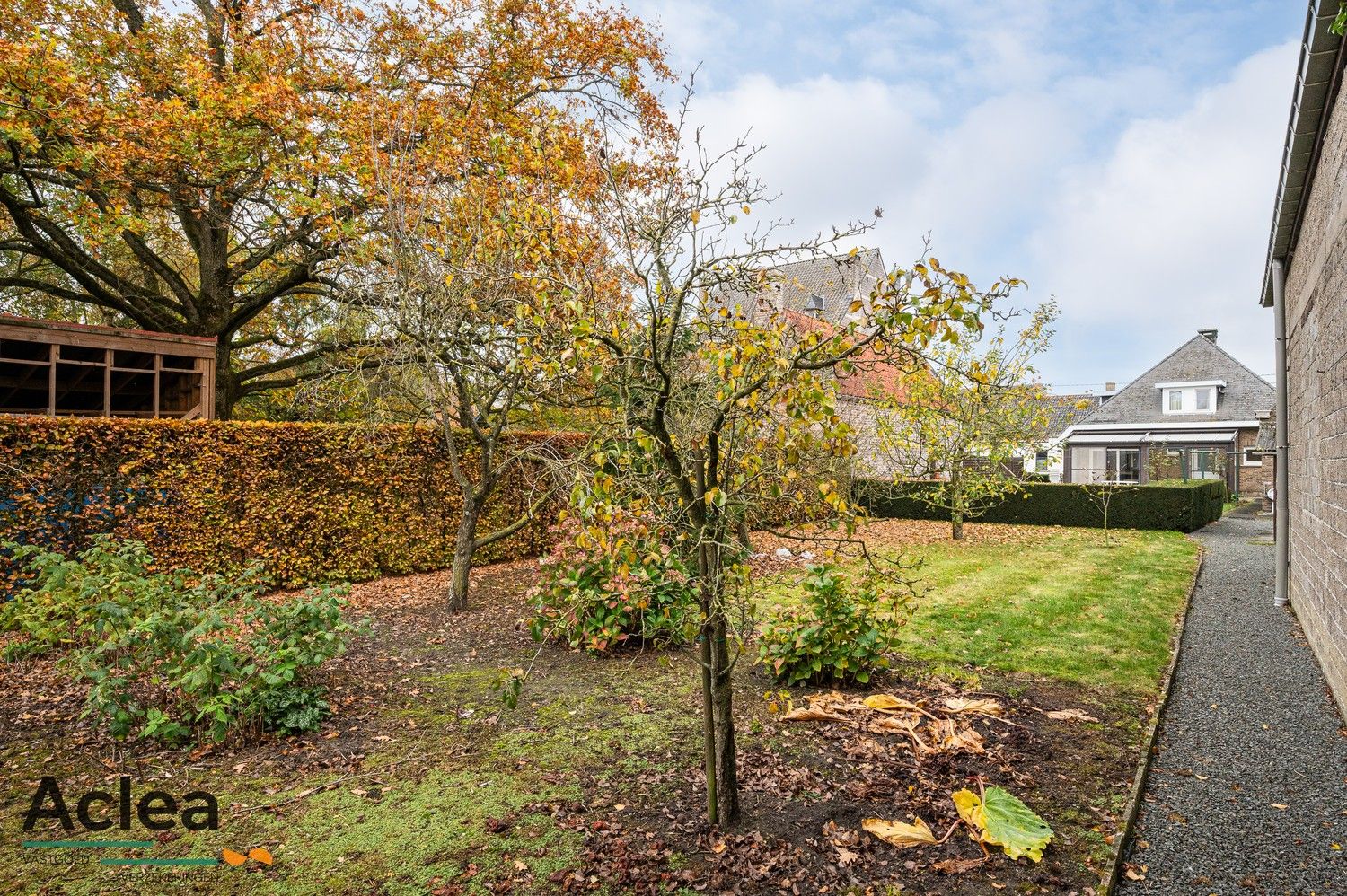 Karaktervolle vrijstaande woning op een goede locatie in Kaprijke foto 34
