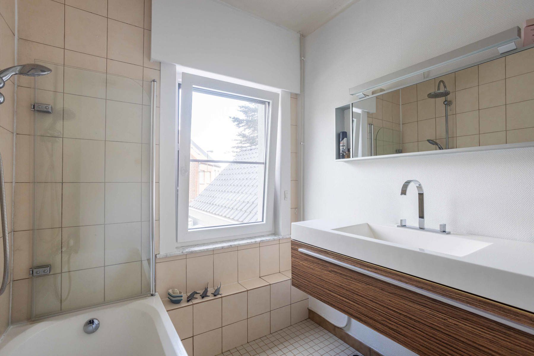 Instapklare woning met tuin, terras en ruimte voor hobby of praktijk foto 19