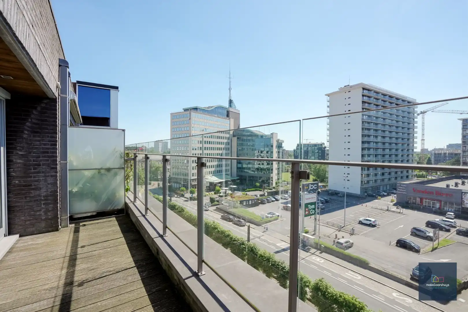 Ruim dakapp. met 2-slp. terras, kelder en garage  foto 23