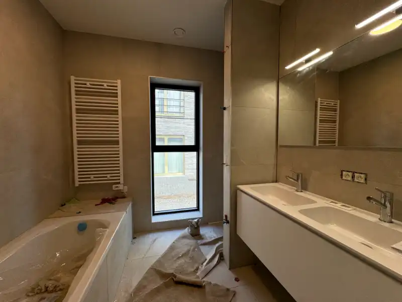 GLOEDNIEUW glvl app met 3 slaapkamers en tuin! foto 7