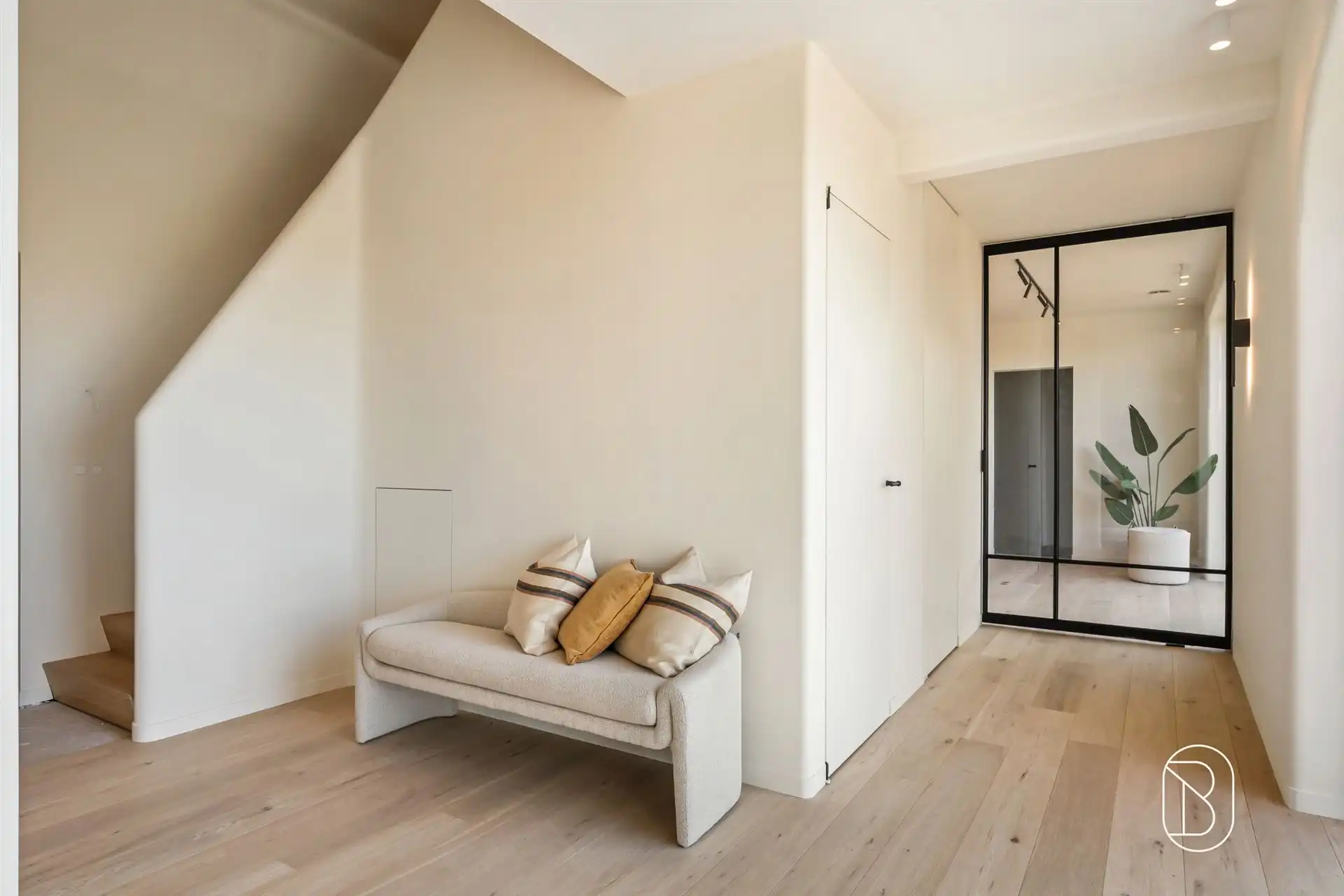Prachtig gelegen klassewoning met paardenstallen.  foto 8