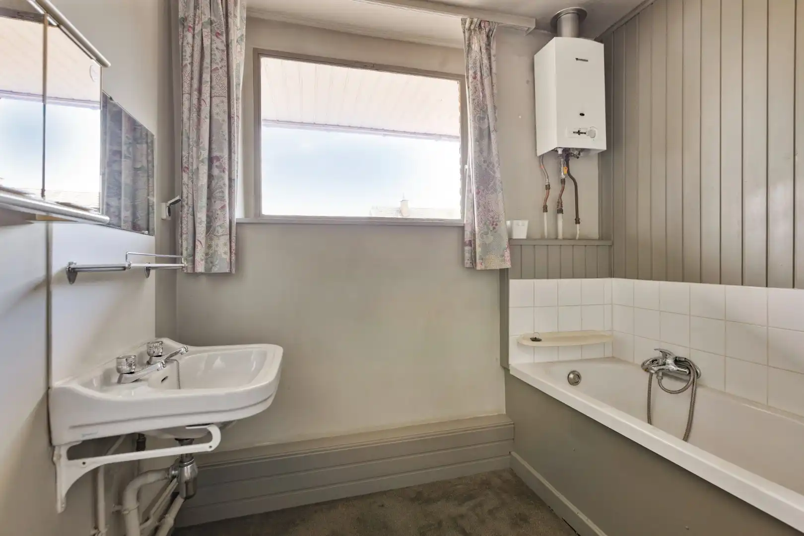 Te renoveren woning met 3 SLPKS in Mol - Donk ! foto 18