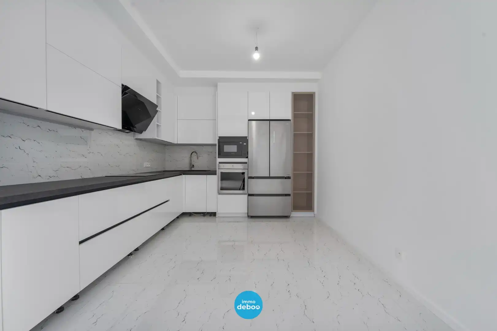 Instapklare bel-etagewoning van 260 m², volledig gerenoveerd in 2024, EPC B en zuidgerichte tuin nabij centrum en zee foto 4