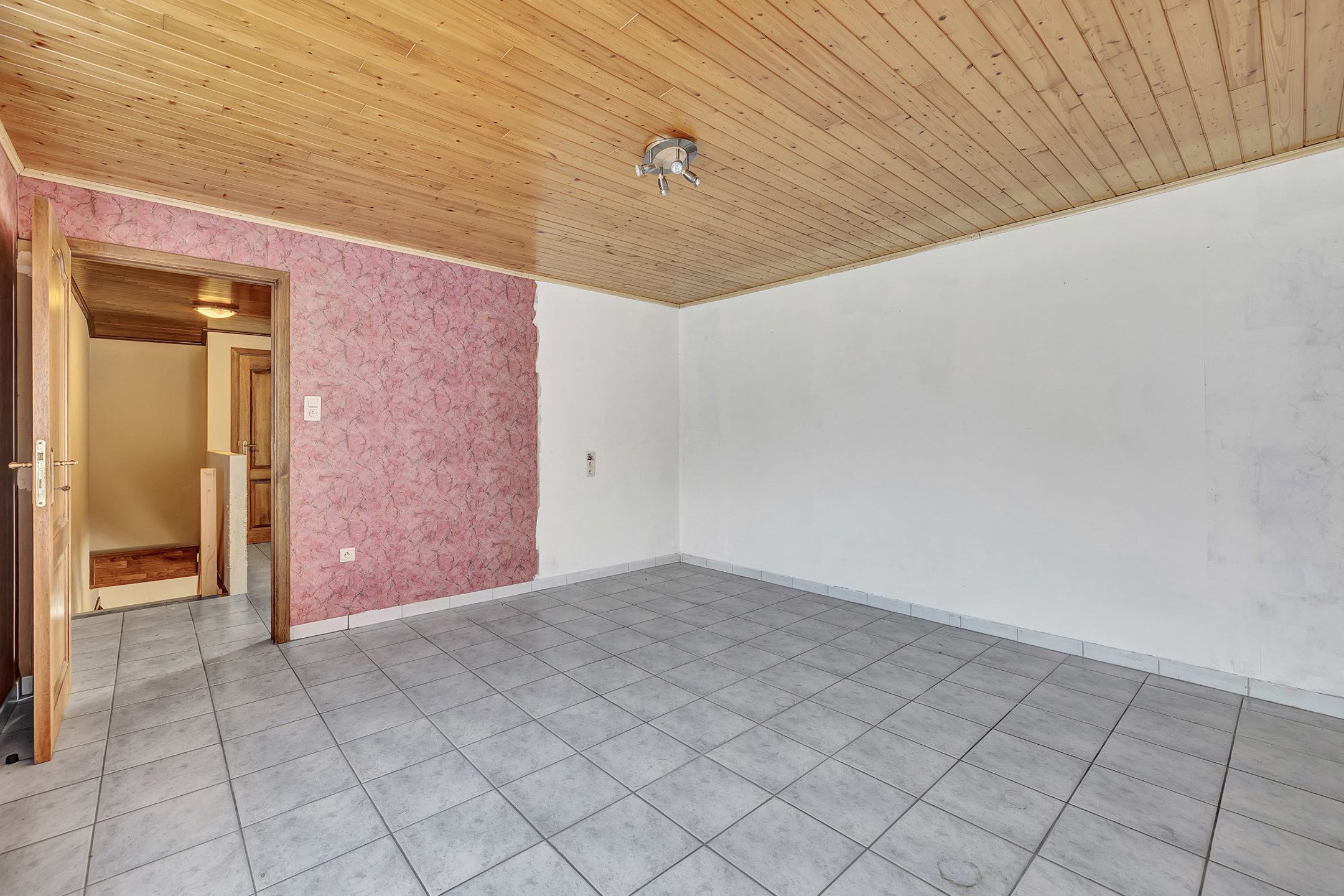 Te renoveren halfopen bebouwing met 2 slaapkamers  foto 17