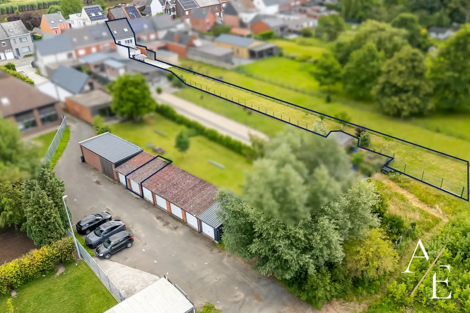 WICHELEN - Instapklare woning met 4 slpk, tuin en garagebox! foto 12