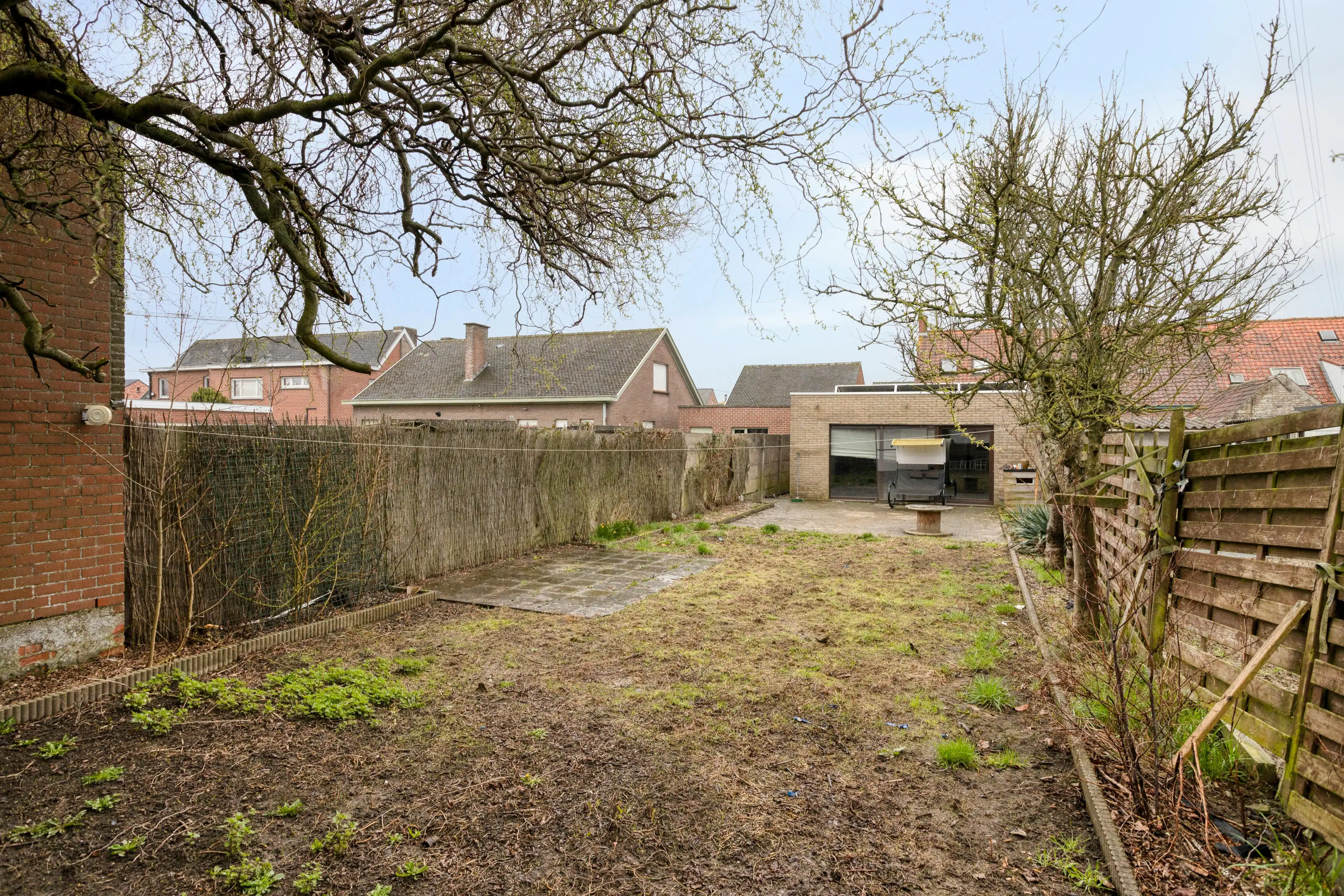 Halfopen bebouwing met 3 slaapkamers en tuin in Izegem foto 12