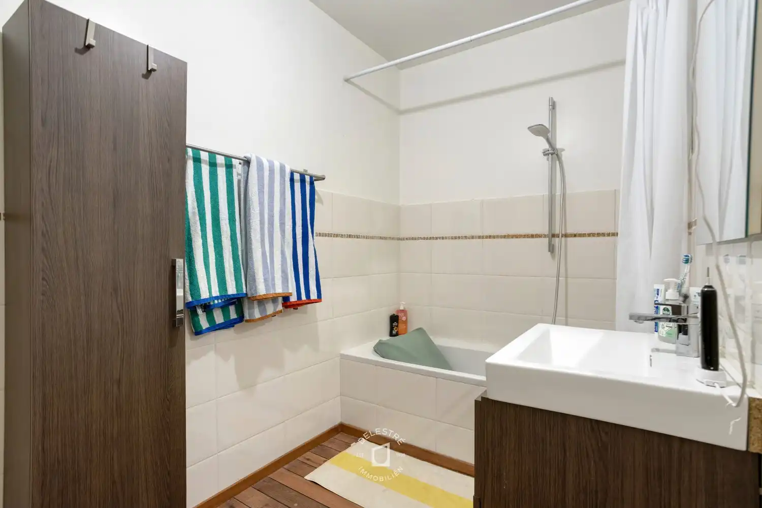 Verrassend ruime en energiezuinige gerenoveerde woning met dakterras en open zicht foto 28