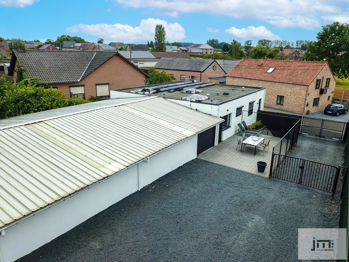 Gelijkvloerse woning met grote hal (200 m2) foto 3