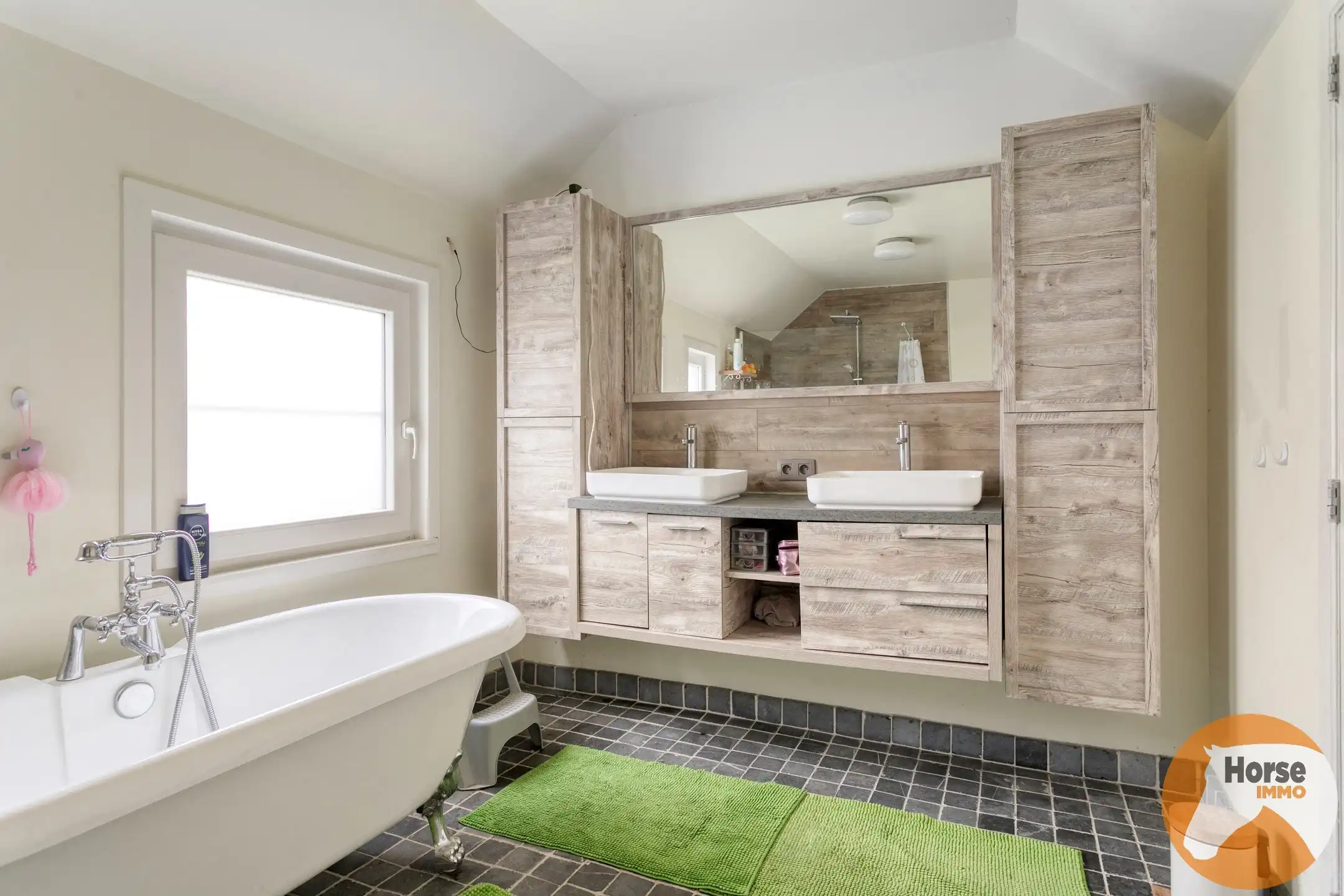 ZWALM - Ruime woning met 2 stallen en paddock foto 16