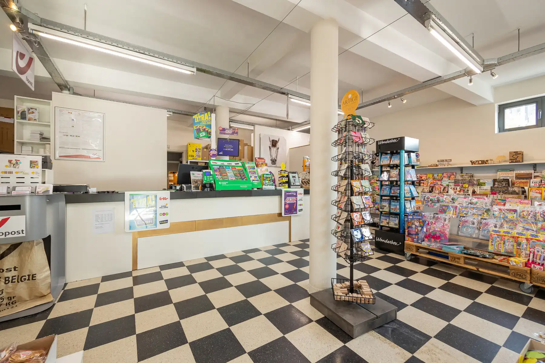 Veelzijdige handelszaak met woonst en topzichtbaarheid foto 3