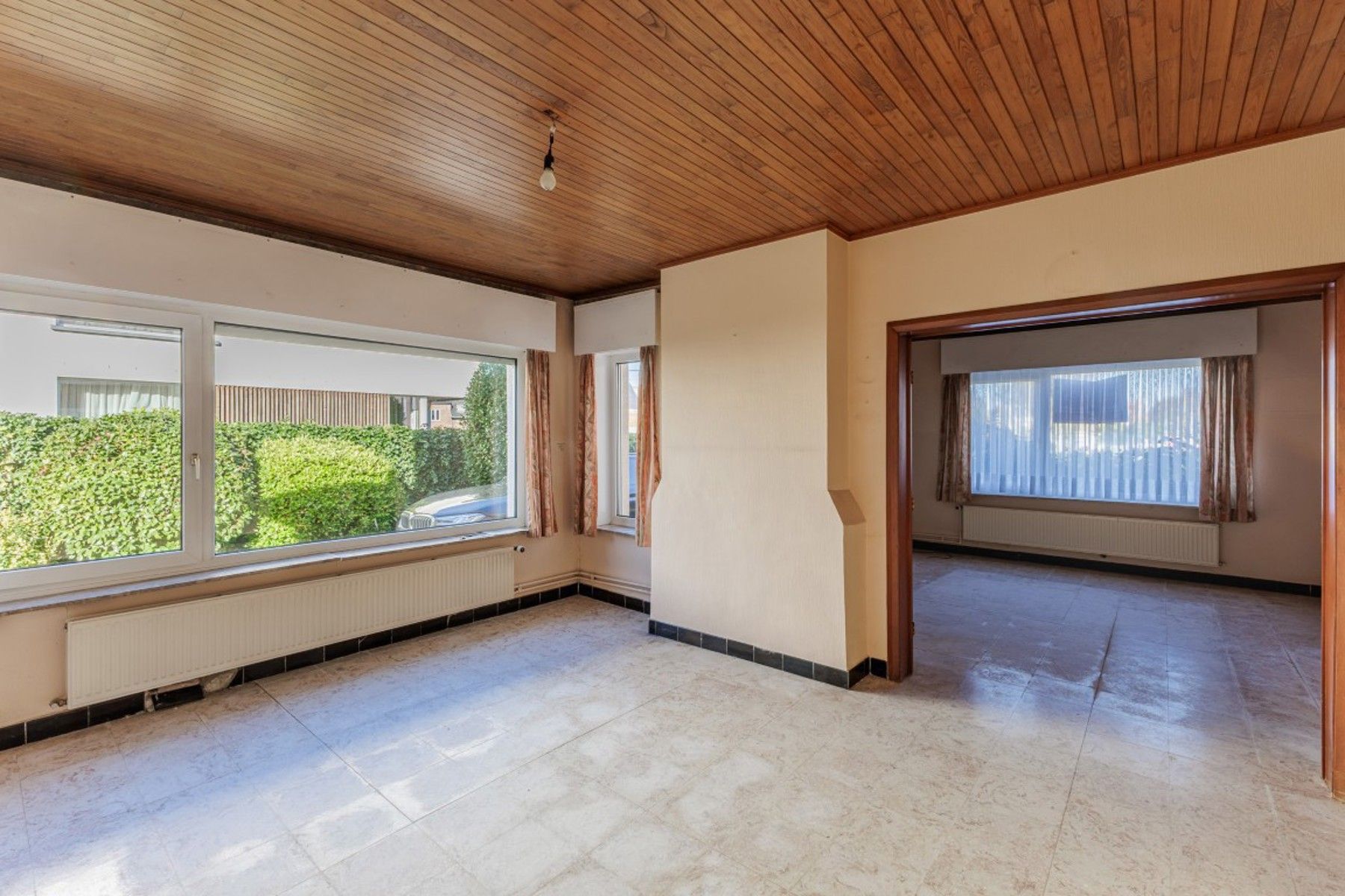 Gezinswoning met grote tuin in groene omgeving foto 9