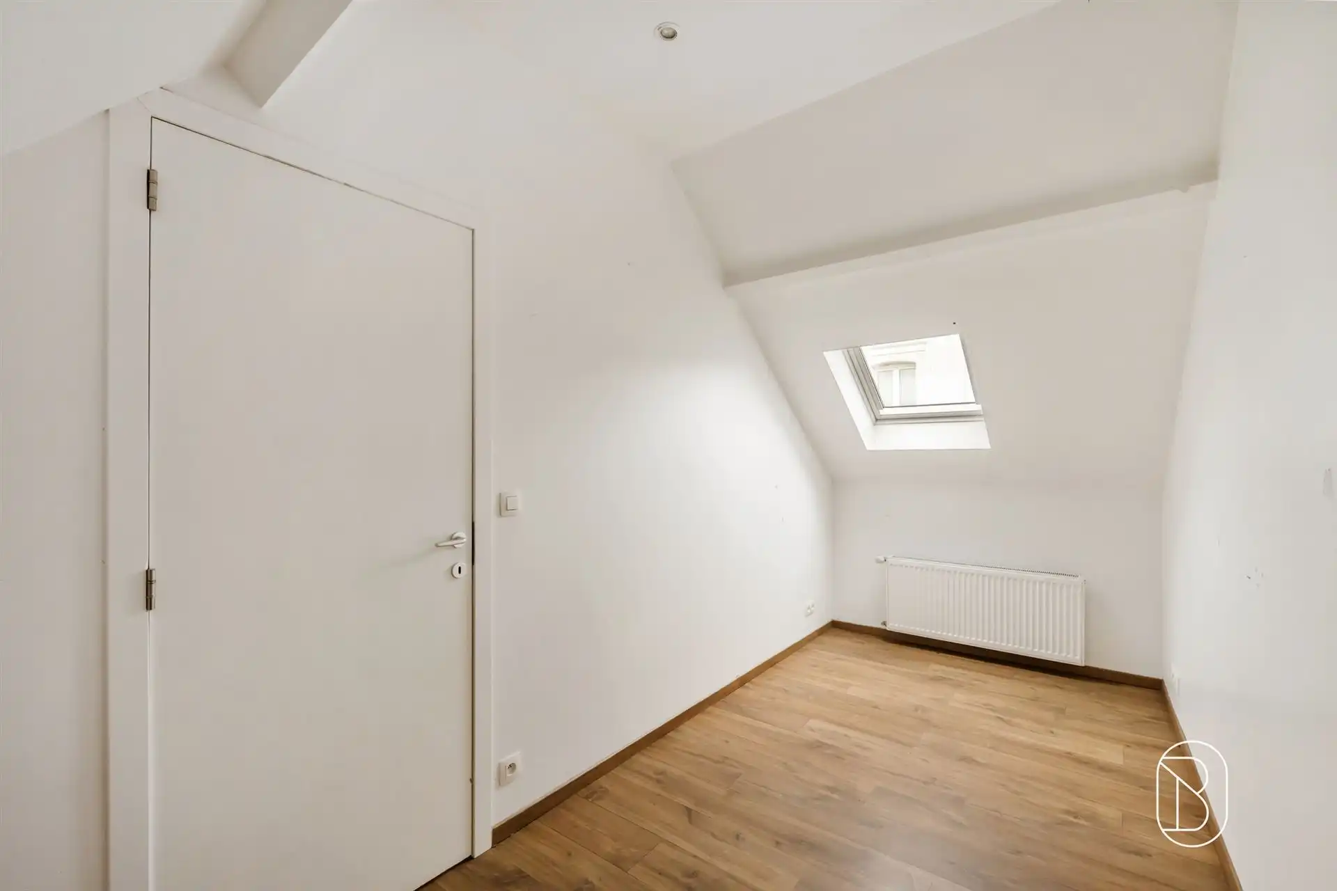  Ruime gezinswoning met 5 slaapkamers en grote tuin! foto 13