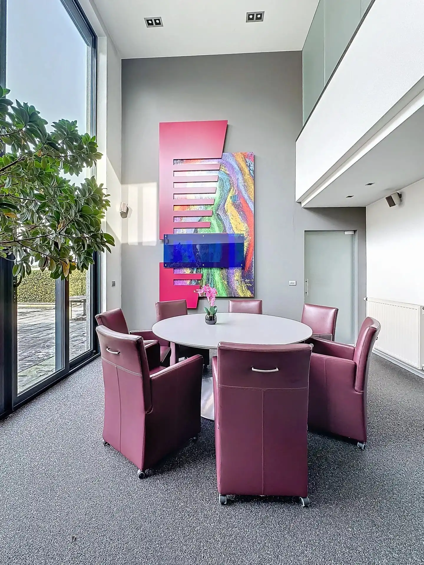 Unieke moderne woning met een dubbele bestemming op een perceel van 29a24ca. foto 39