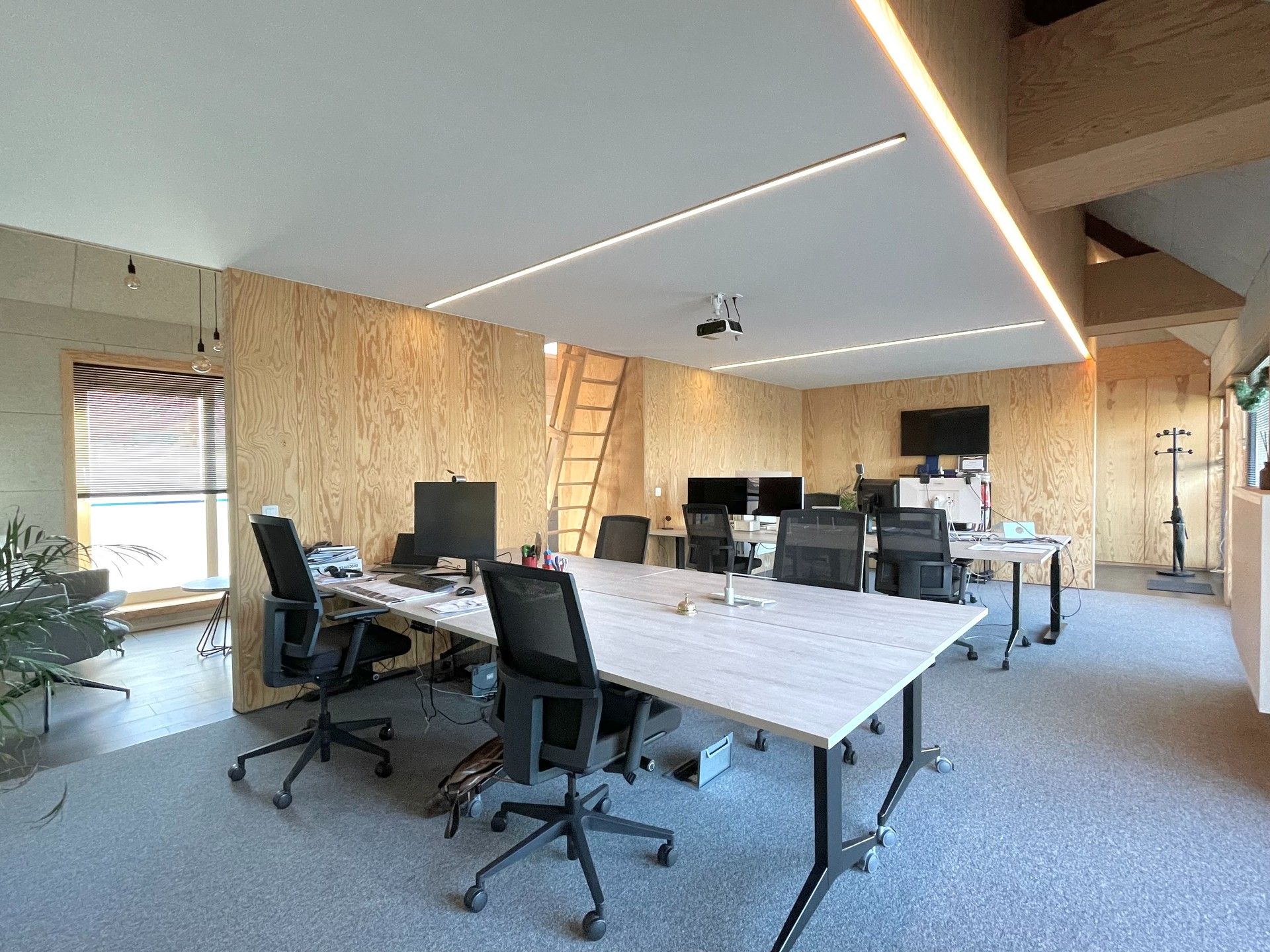 RUIME WONING MET 5 KAMERS & MULTIFUNCTIONEEL BIJGEBOUW foto 7