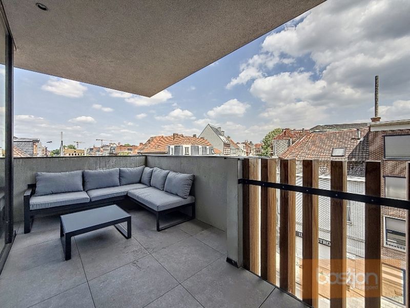 🏡 Uniek triplex appartement te huur in hartje Kortrijk! foto 12