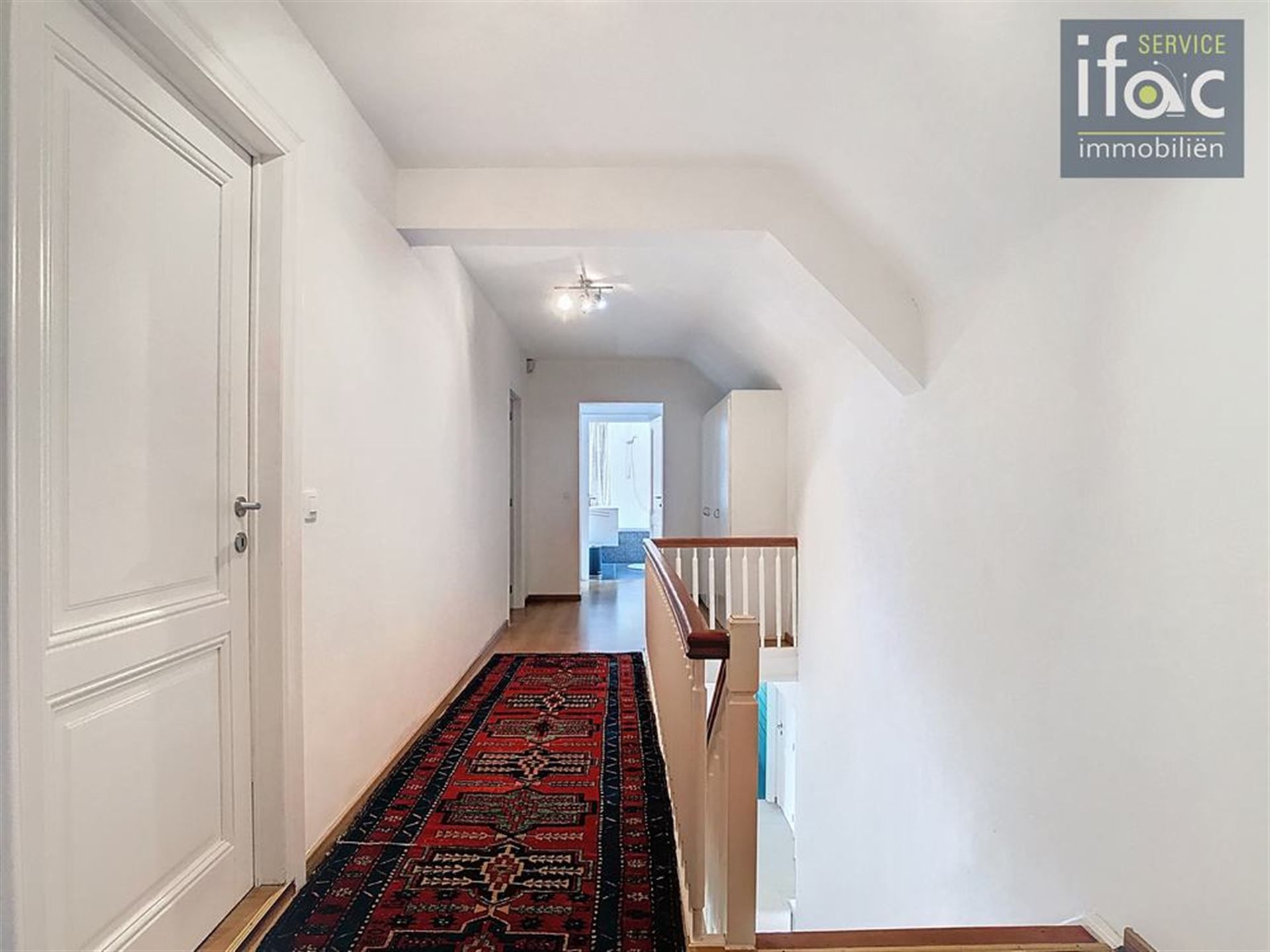 Prachtige villa op toplocatie, 6 slaapkamers en 2 badkamers foto 19