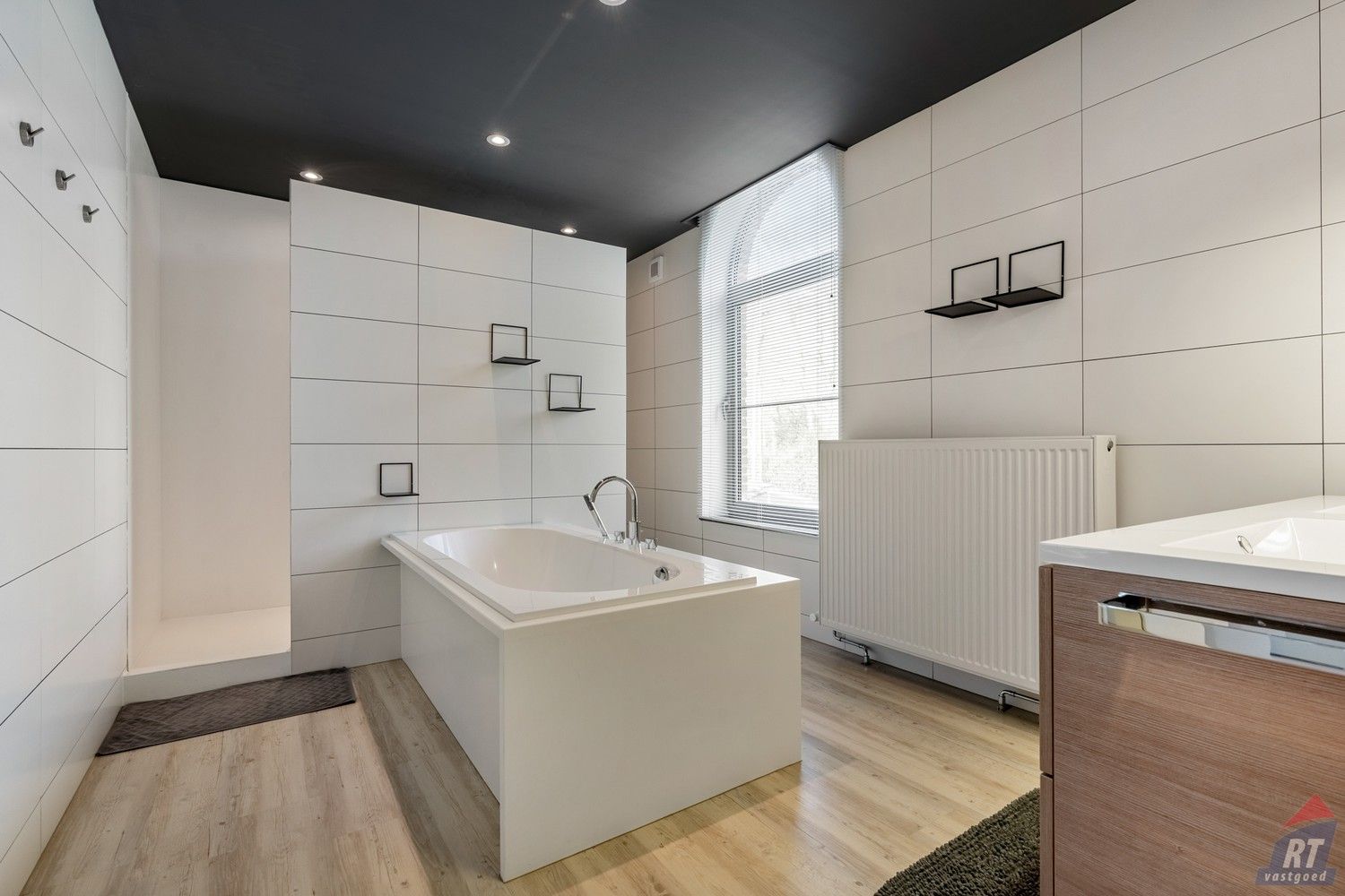 Exclusieve woning met zwembad in het landelijke Kerkom-bij-Sint-Truiden foto 15