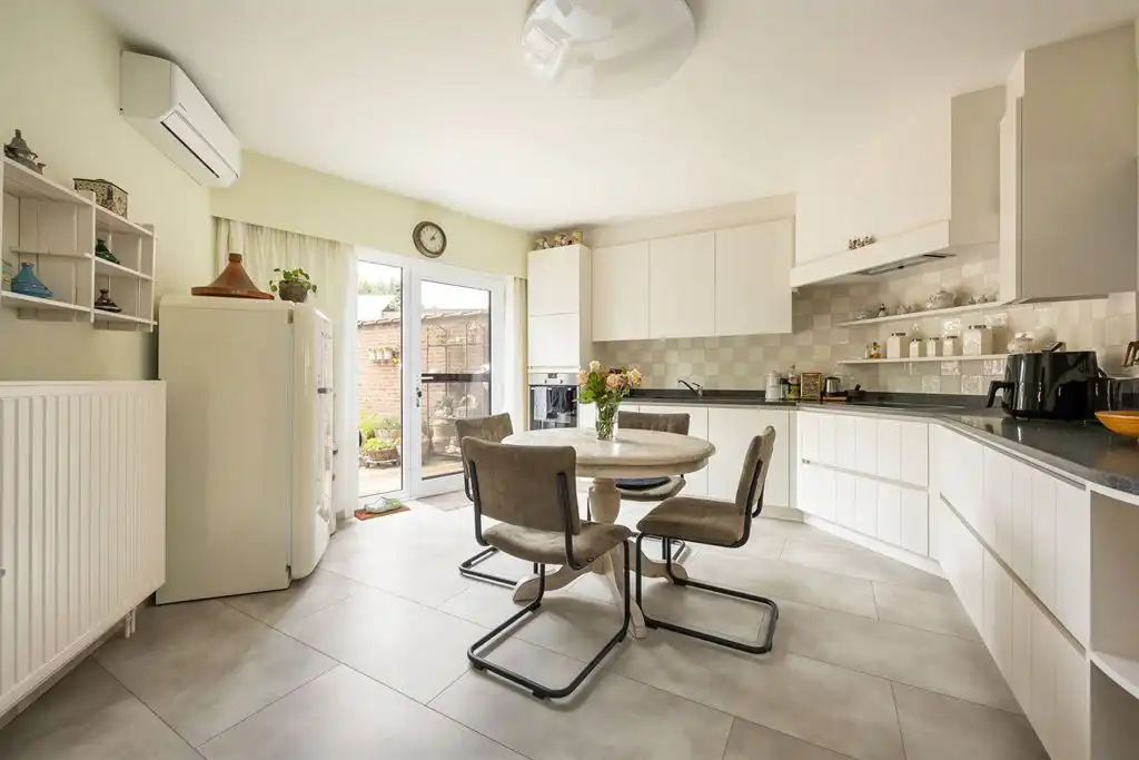 Mooi afgewerkt gelijkvloersappartement als investering foto 5