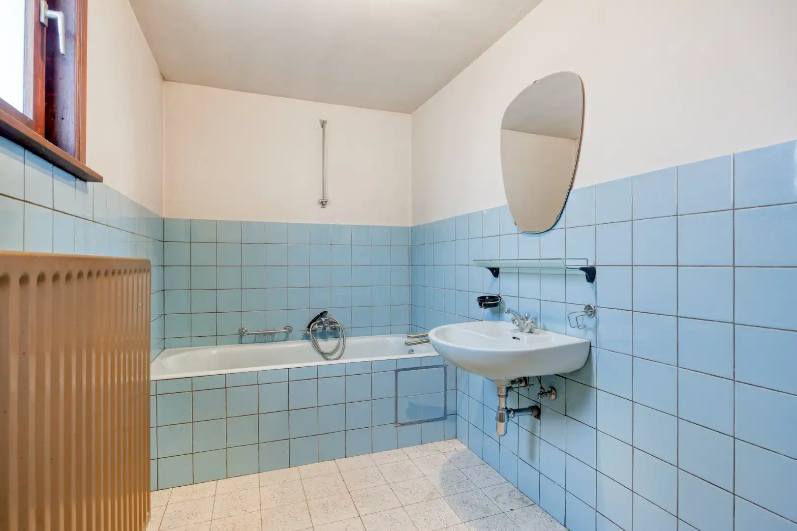 Ruime te renoveren woning met uitbreidingspotentieel en zonnig perceel van 1.738 m² !  foto 12