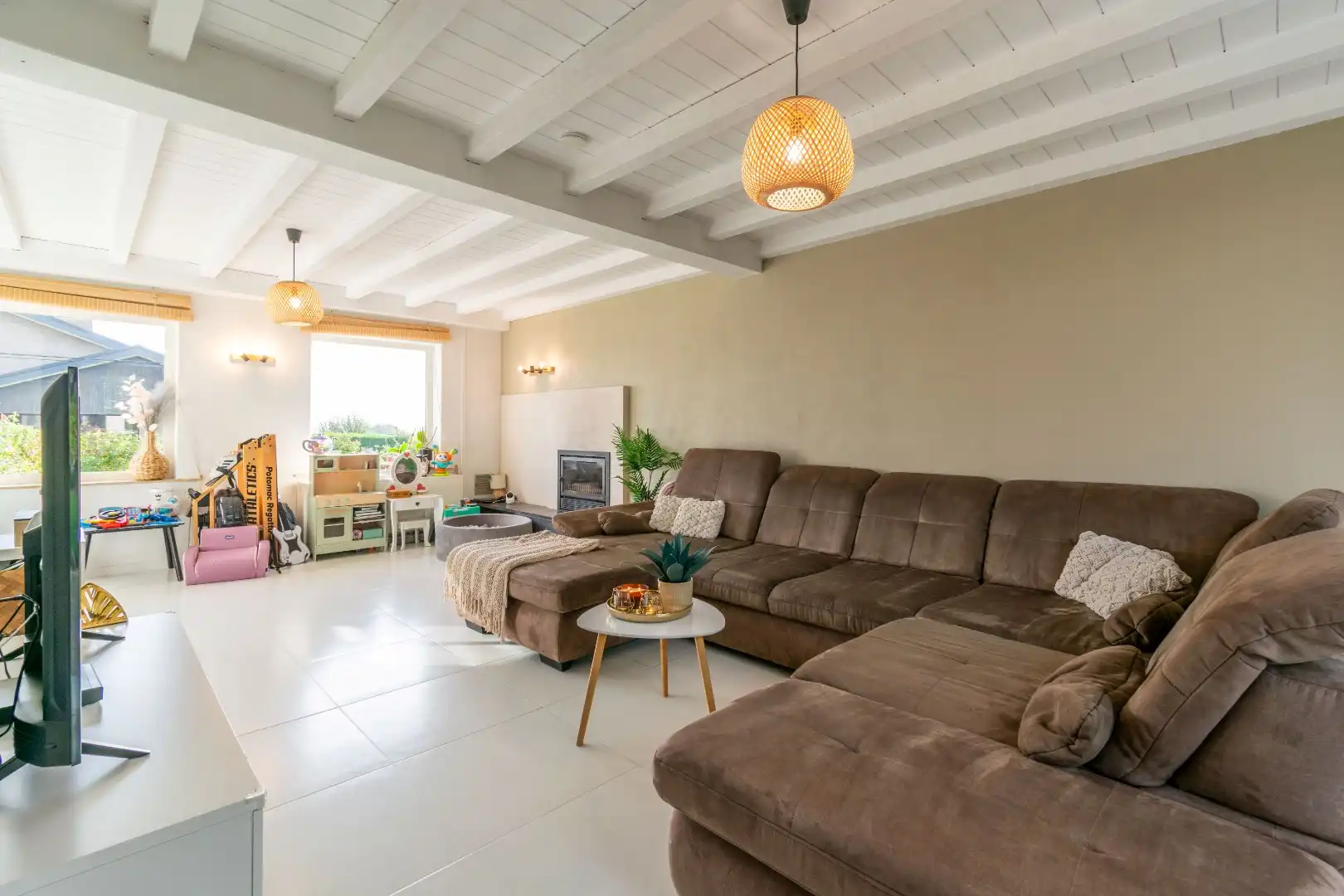 Een instapklare, heel aangename villa met oa. 3 grote slaapkamers! foto 9