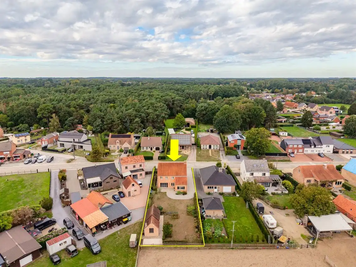 Instapklare, verrassend ruimle woning in landelijke omgeving foto 2