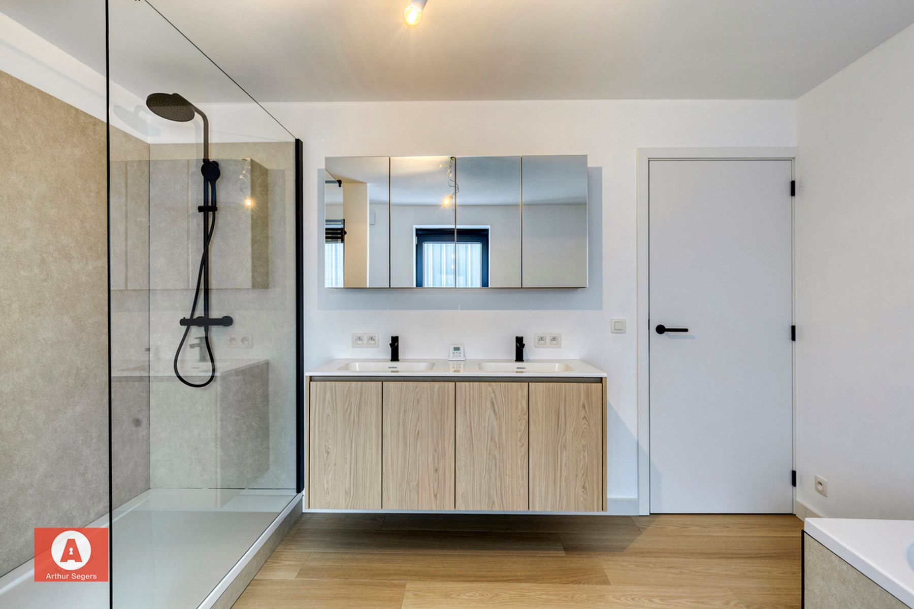 Totaal gerenoveerde woning met A-label foto 20