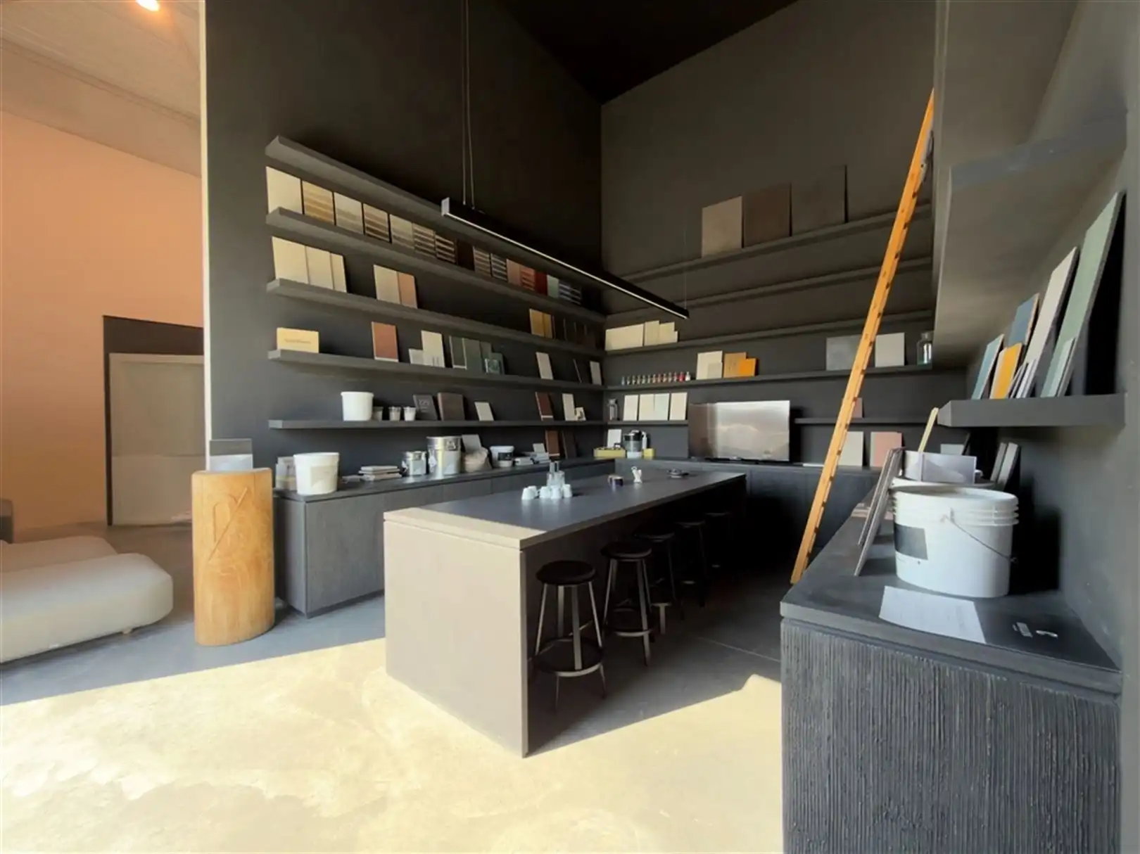KMO-units met high-end kantoor/showroom in Zwevegem foto 8