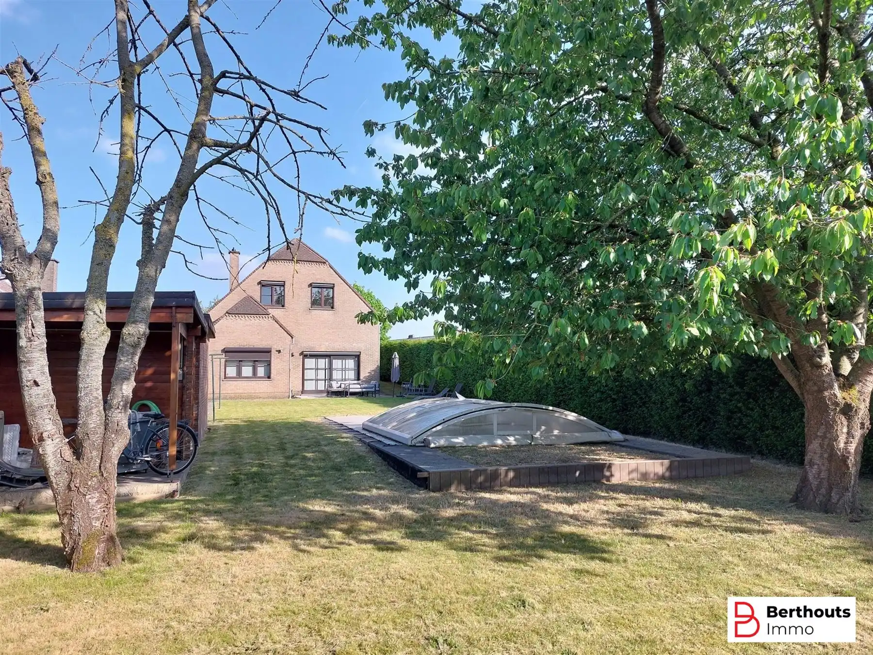 Villa met zwembad foto 2