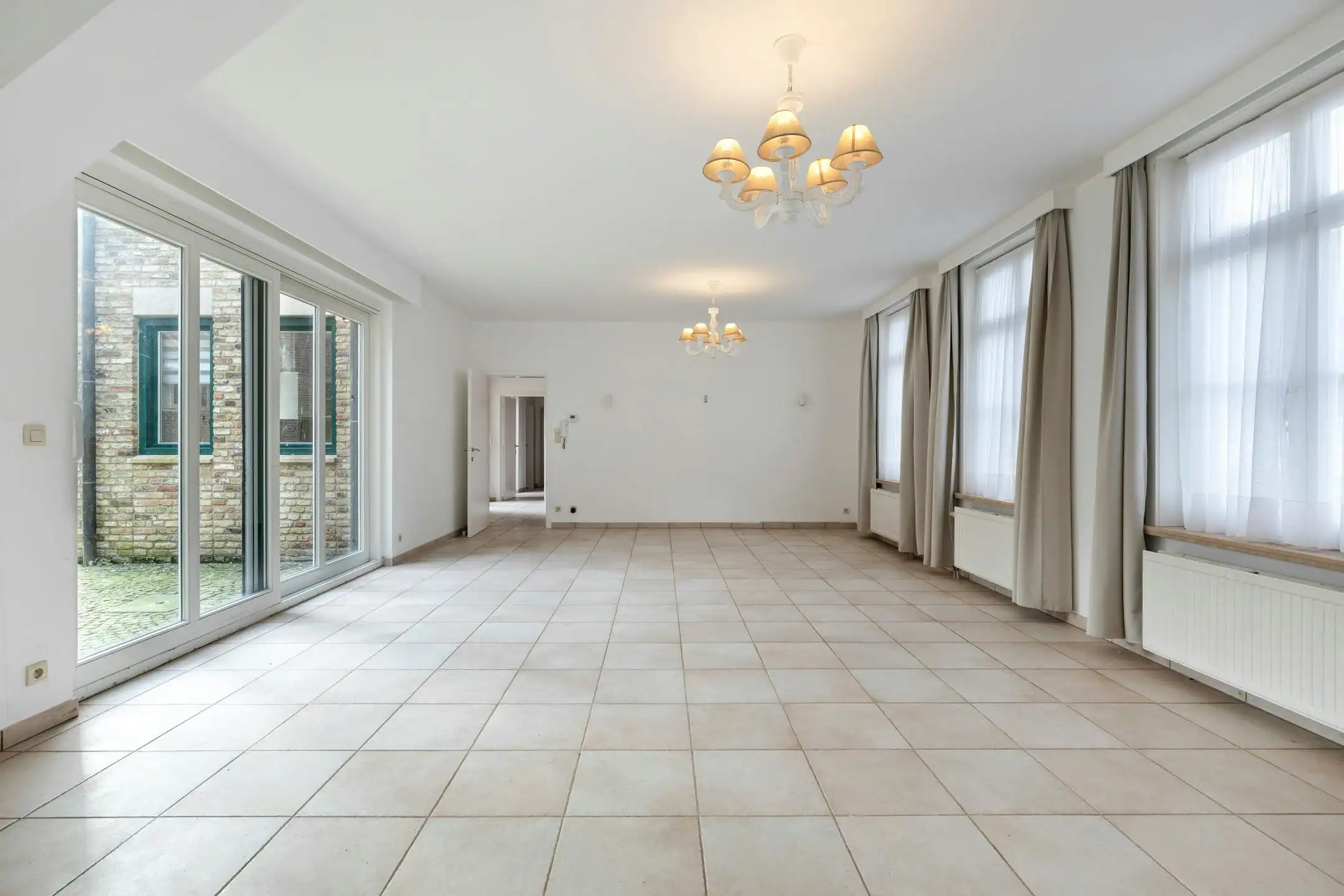 Uniek gelijkvloers appartement aan het Minnewater te Brugge foto 3