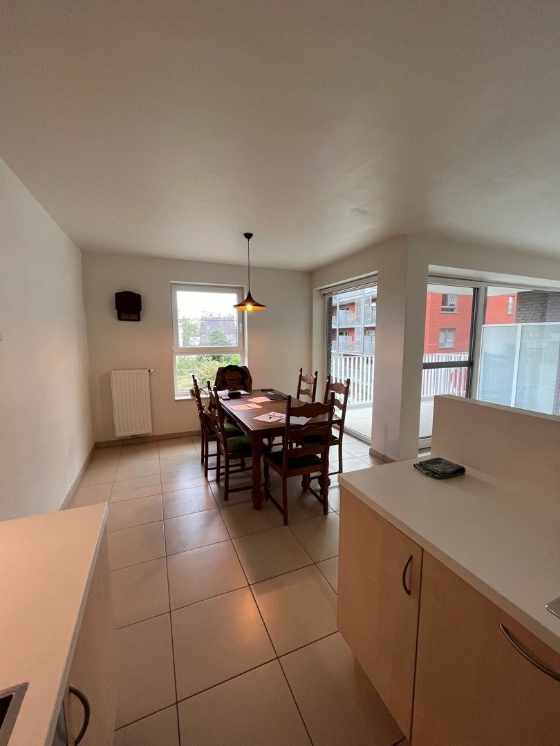 Zeer aangenaam 2-slaapkamerappartement met ruim terras en open zicht te Dok Noord foto 6