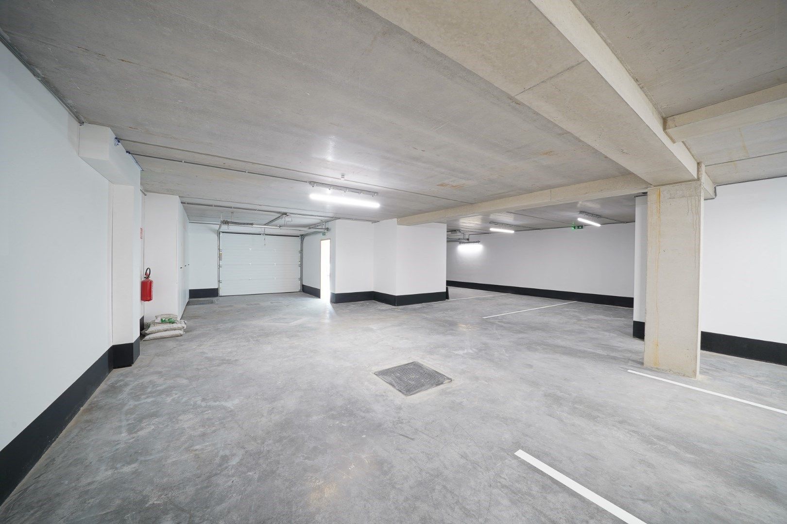 Nieuw 1-slaapkamerappartement met parking! foto 13