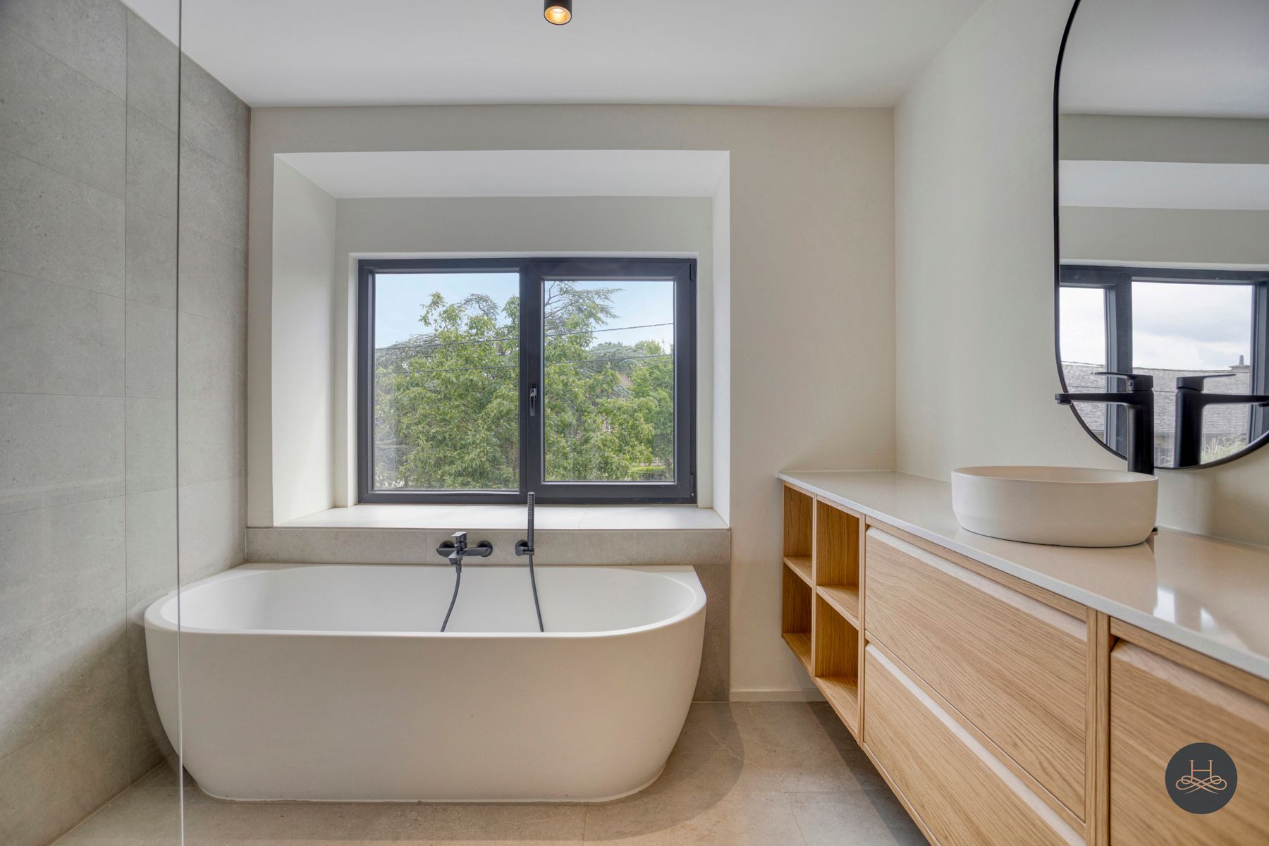 Ruime gezinswoning met vijf slaapkamers foto 16