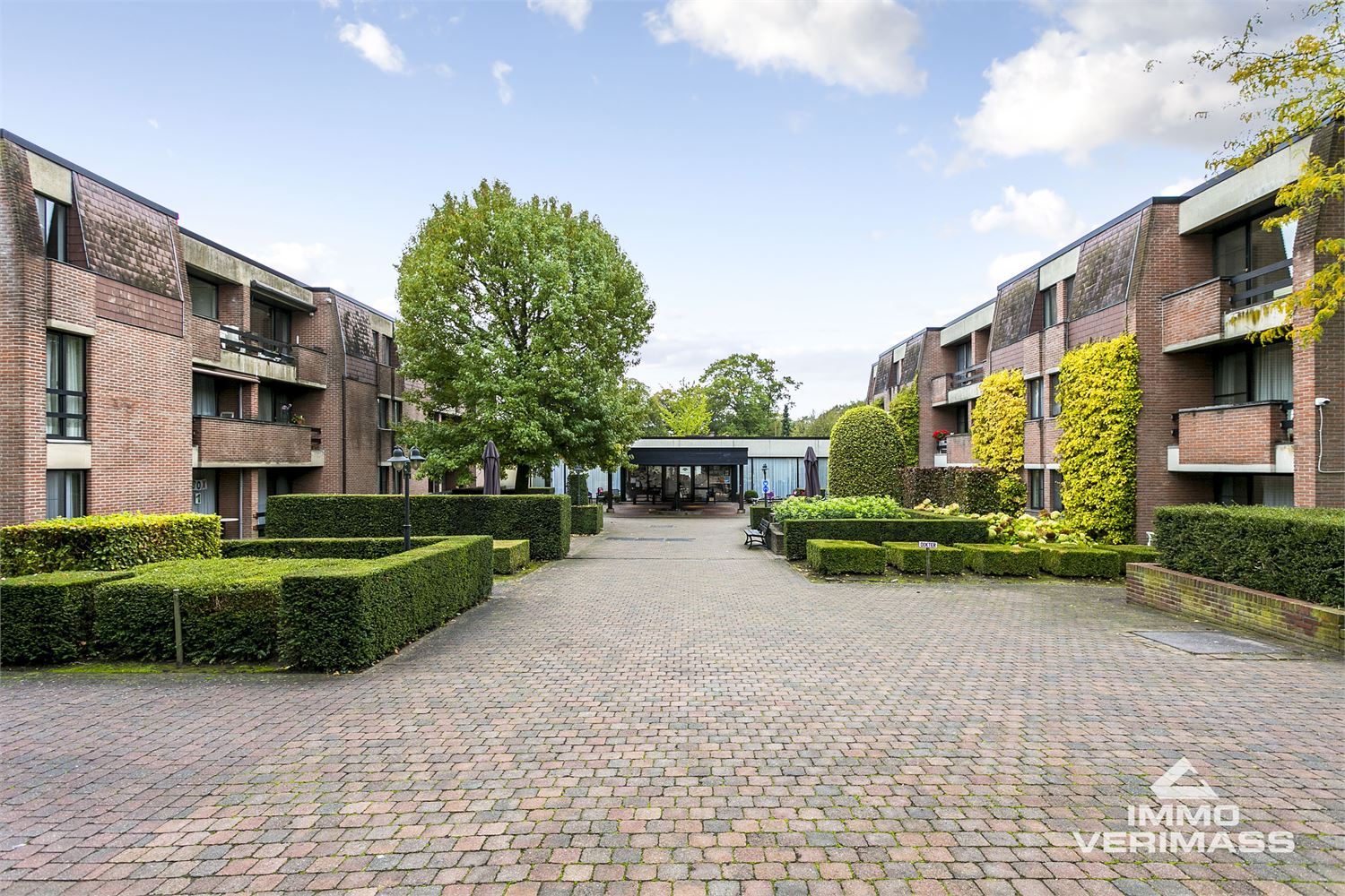 Instapklare, gerenoveerde serviceflat in een rustige en groene omgeving foto 5